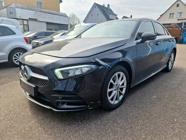 Mercedes-Benz A 250 e Limousine AMG-Line