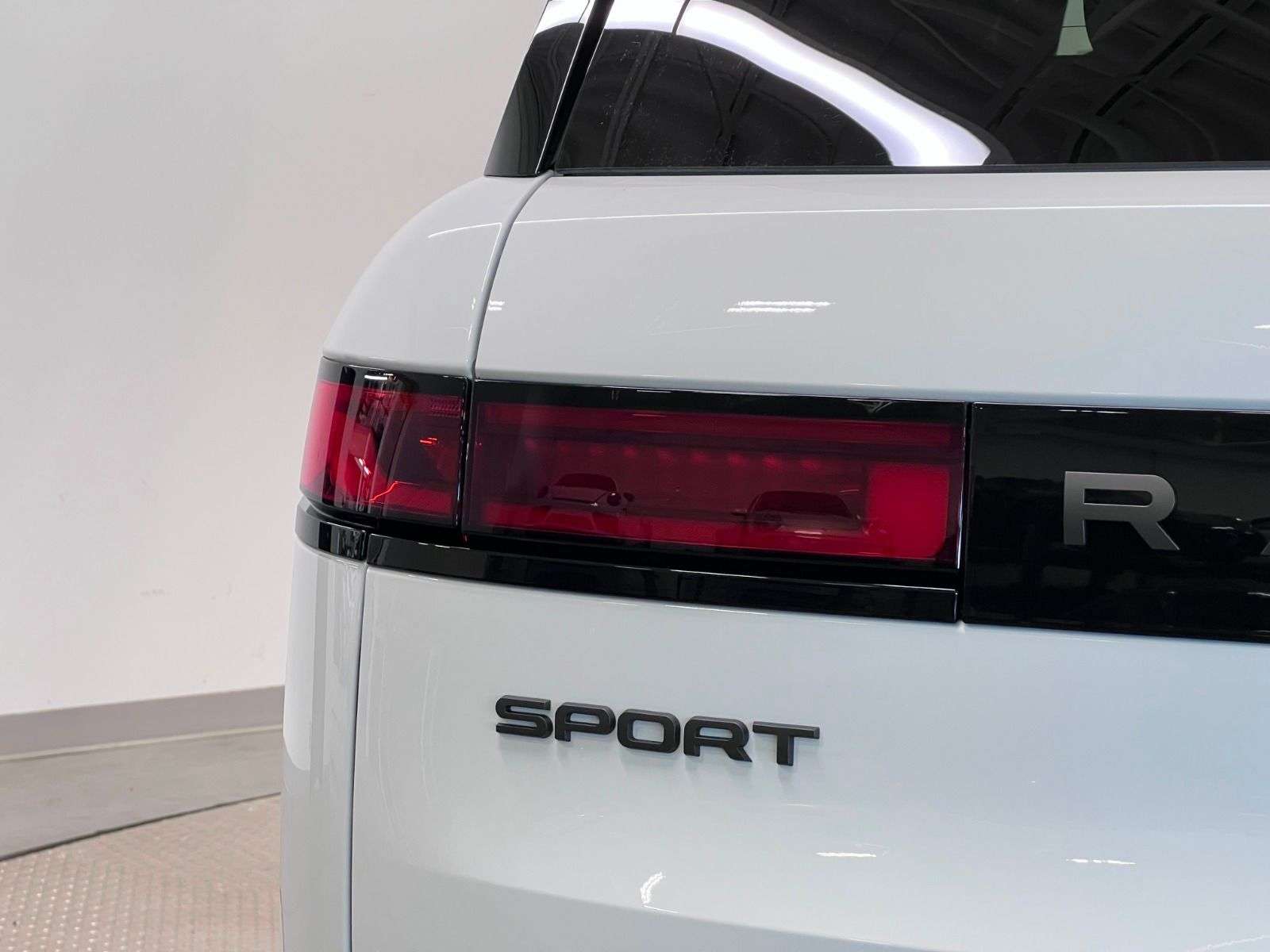 2026 Land Rover Range Rover Sport P400 DYNAMIC HSE thumb 13