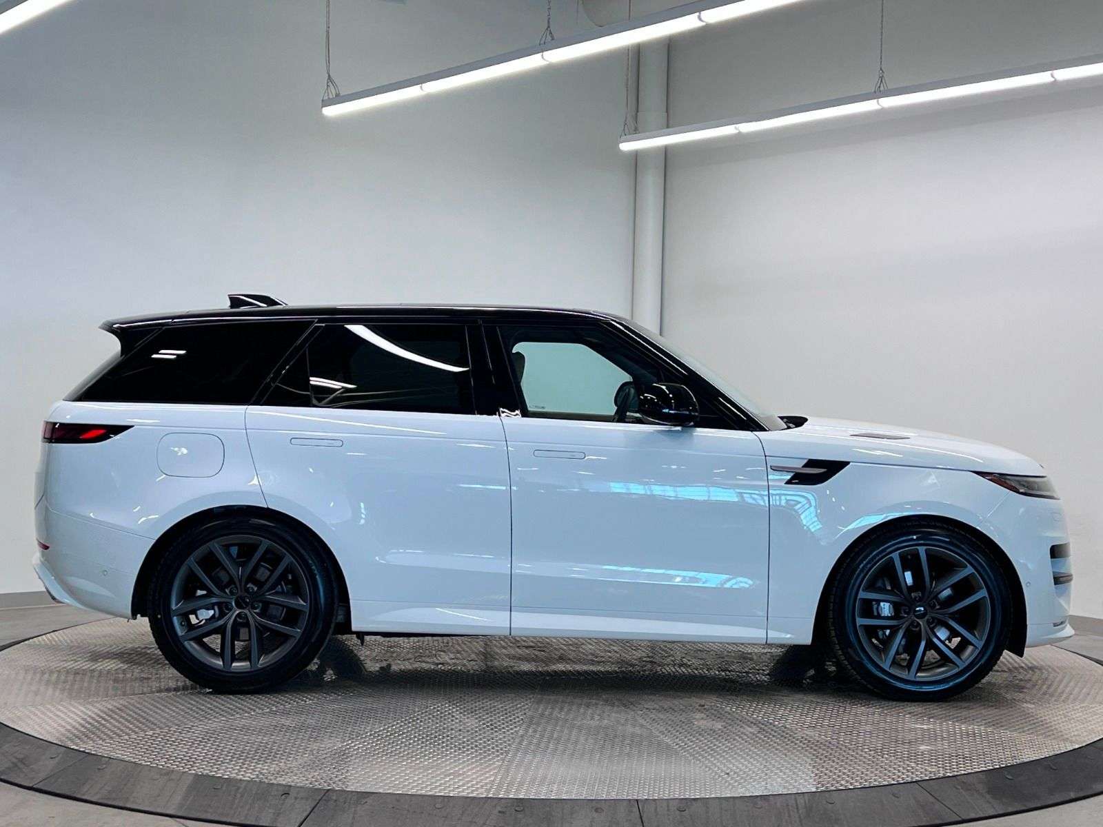 2026 Land Rover Range Rover Sport P400 DYNAMIC HSE thumb 7