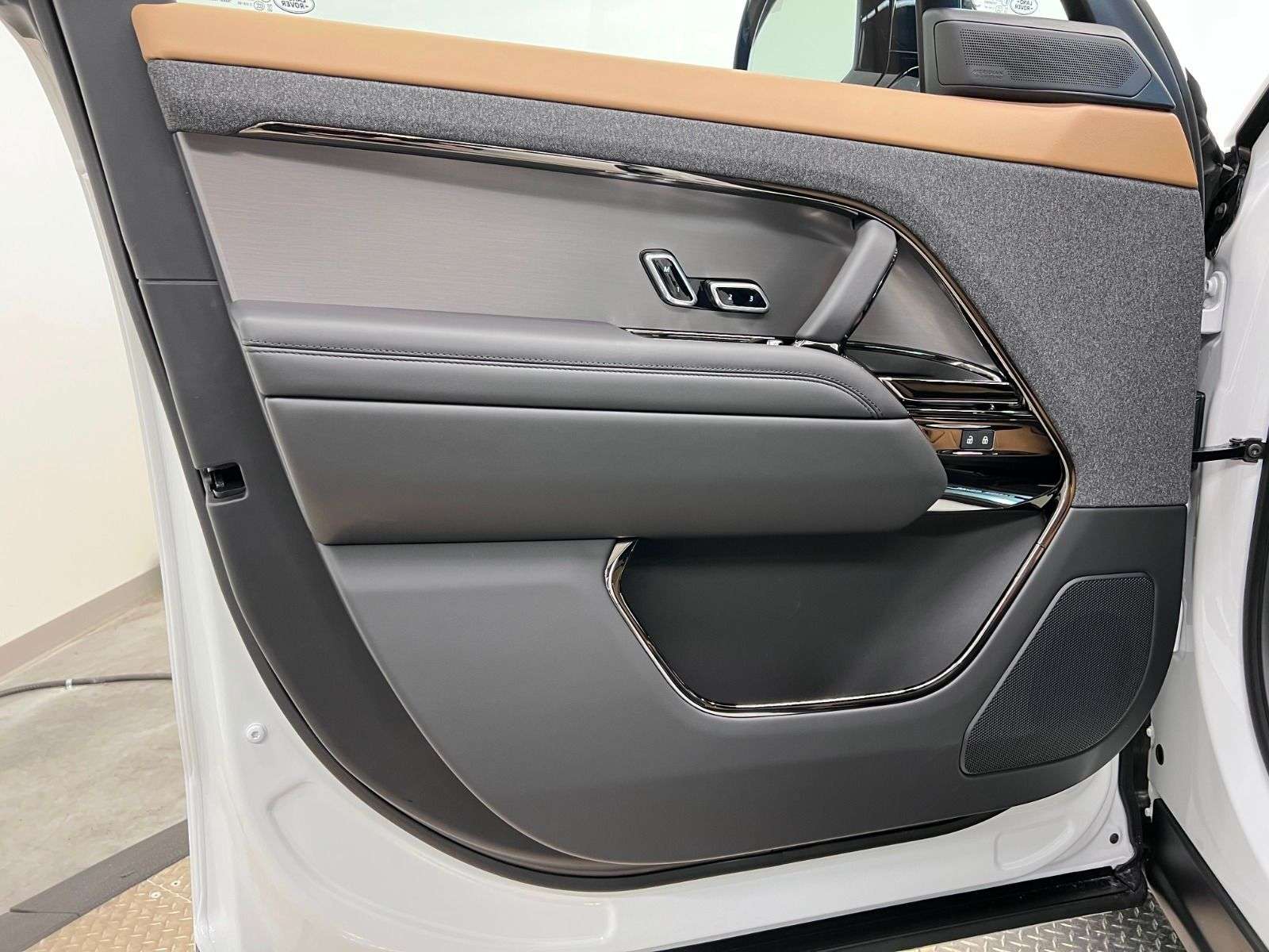 2026 Land Rover Range Rover Sport P400 DYNAMIC HSE thumb 28