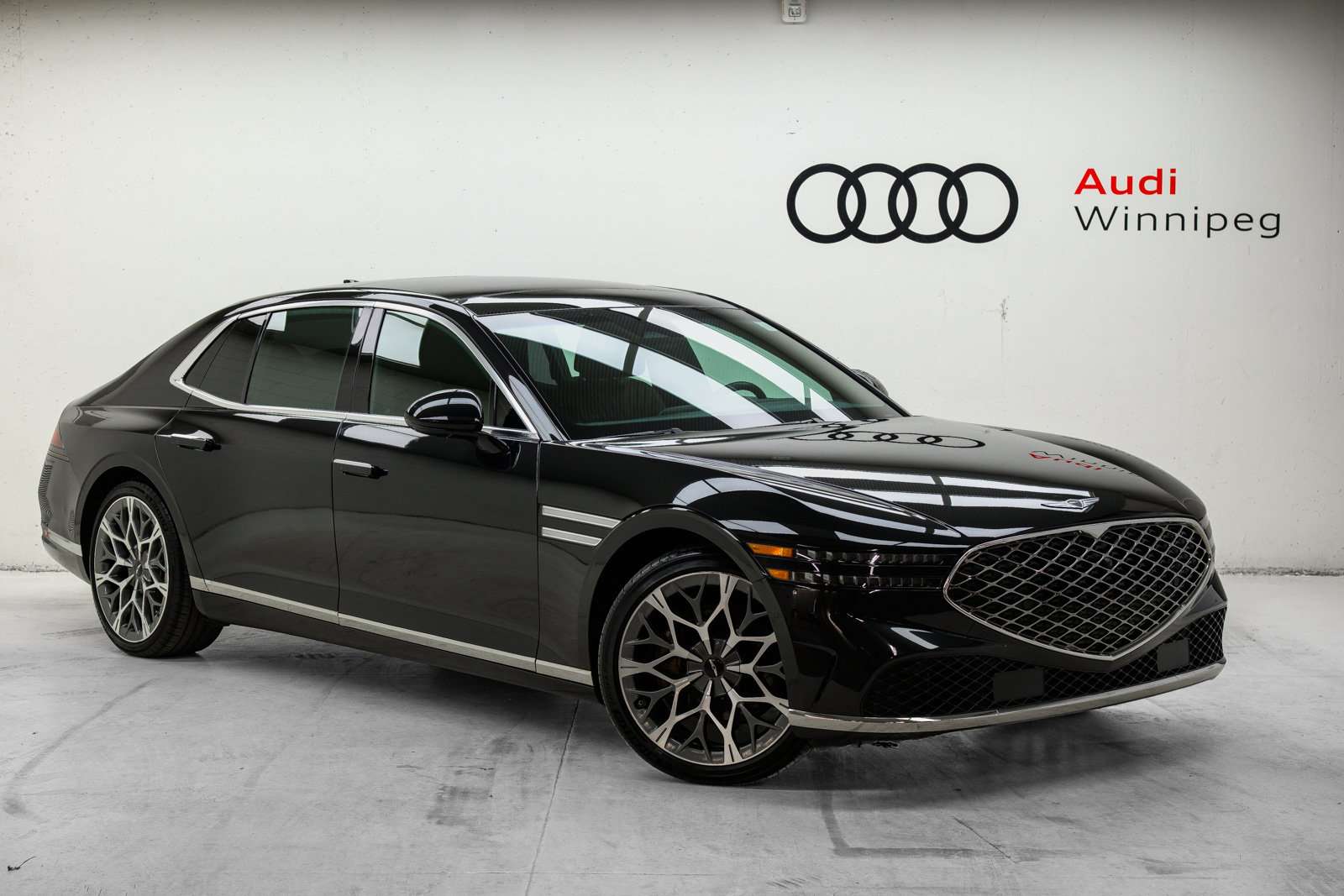 2025 Genesis G90 e-SC Prestige | Massage Seats | Head Up Display | 360 Camera