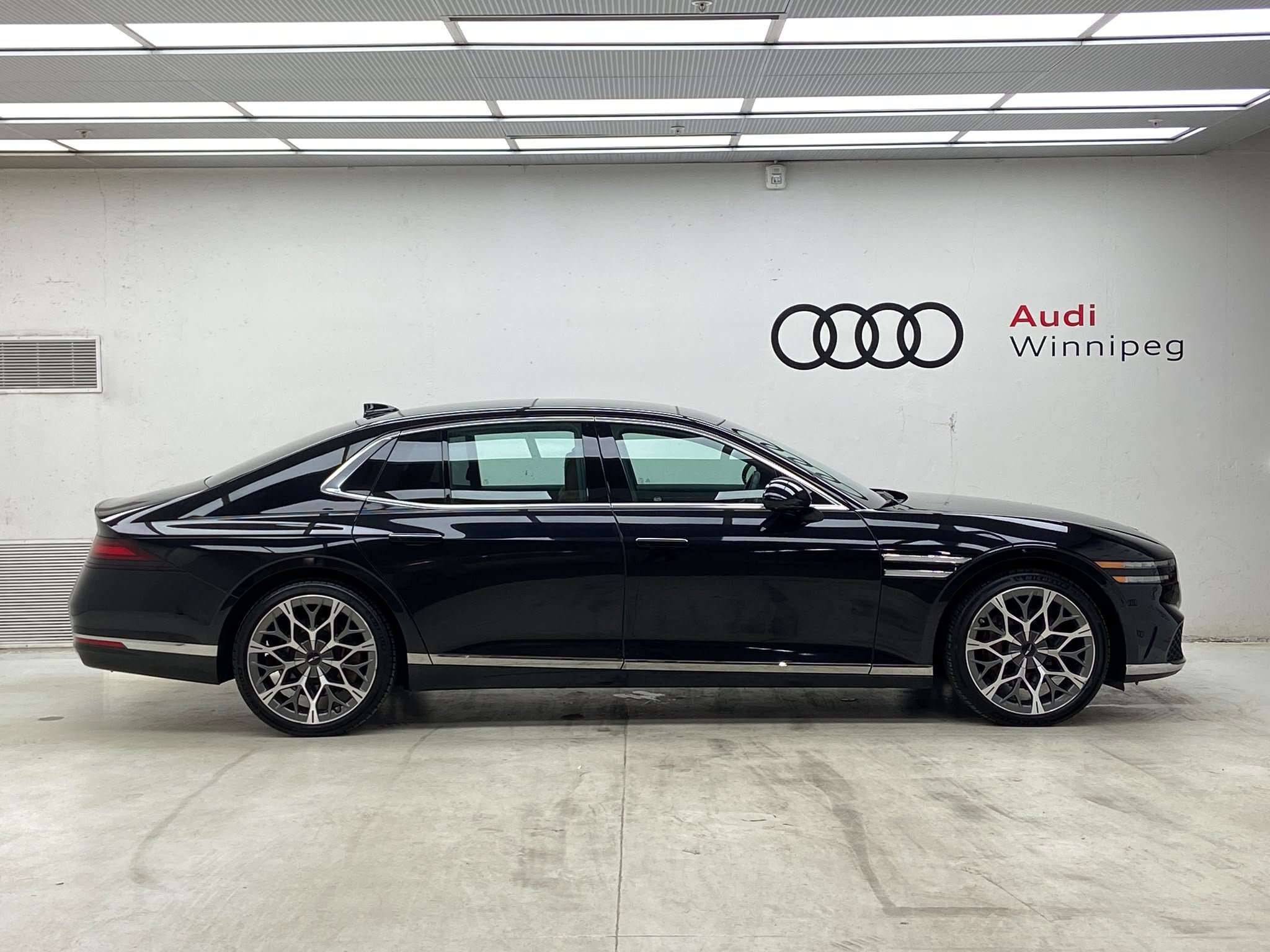 2025 Genesis G90 e-SC Prestige | Massage Seats | Head Up Display | — снимка 1
