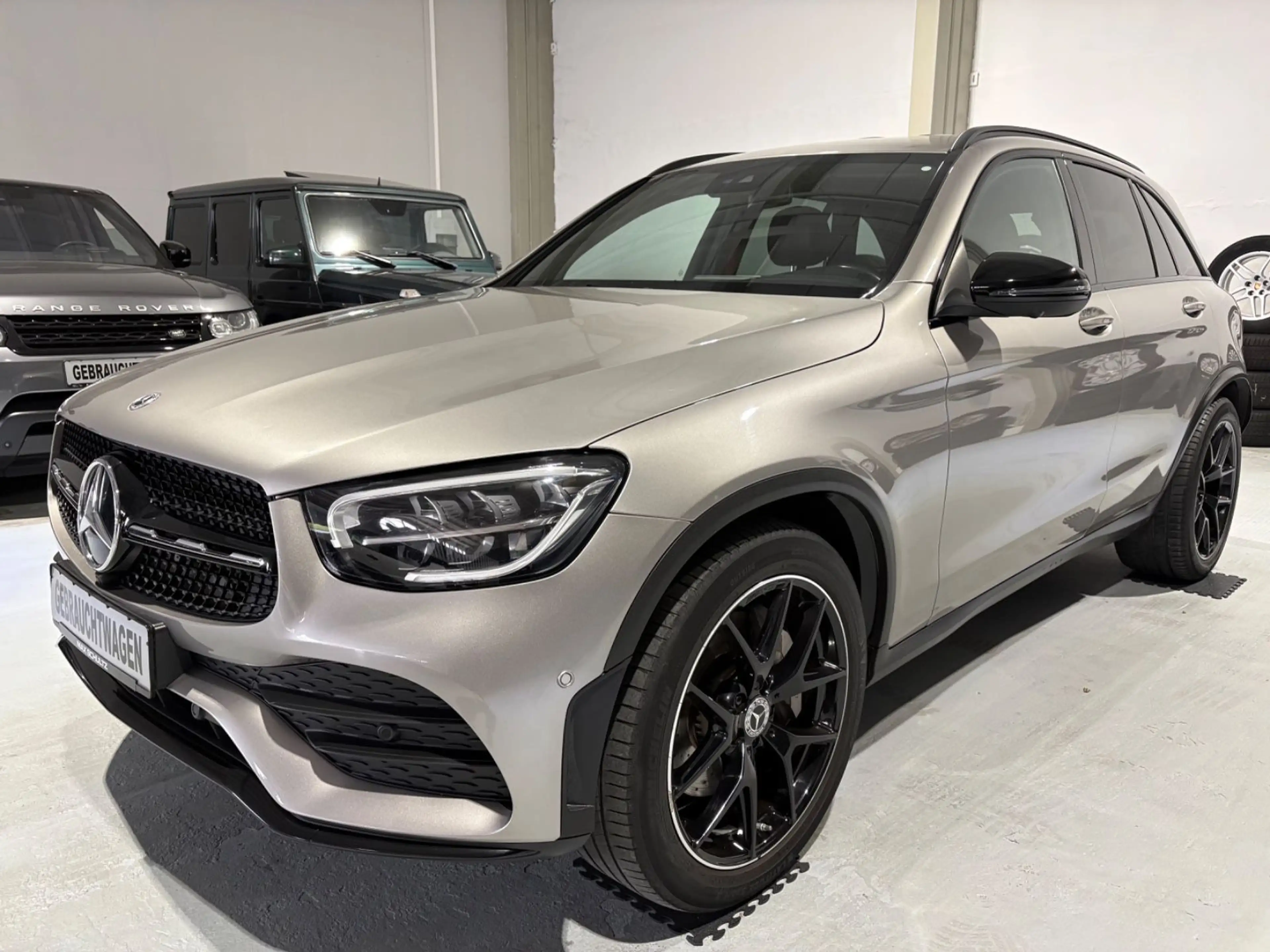 Mercedes-Benz GLC 200 4Matic*AMG Line*AHK*Leder*