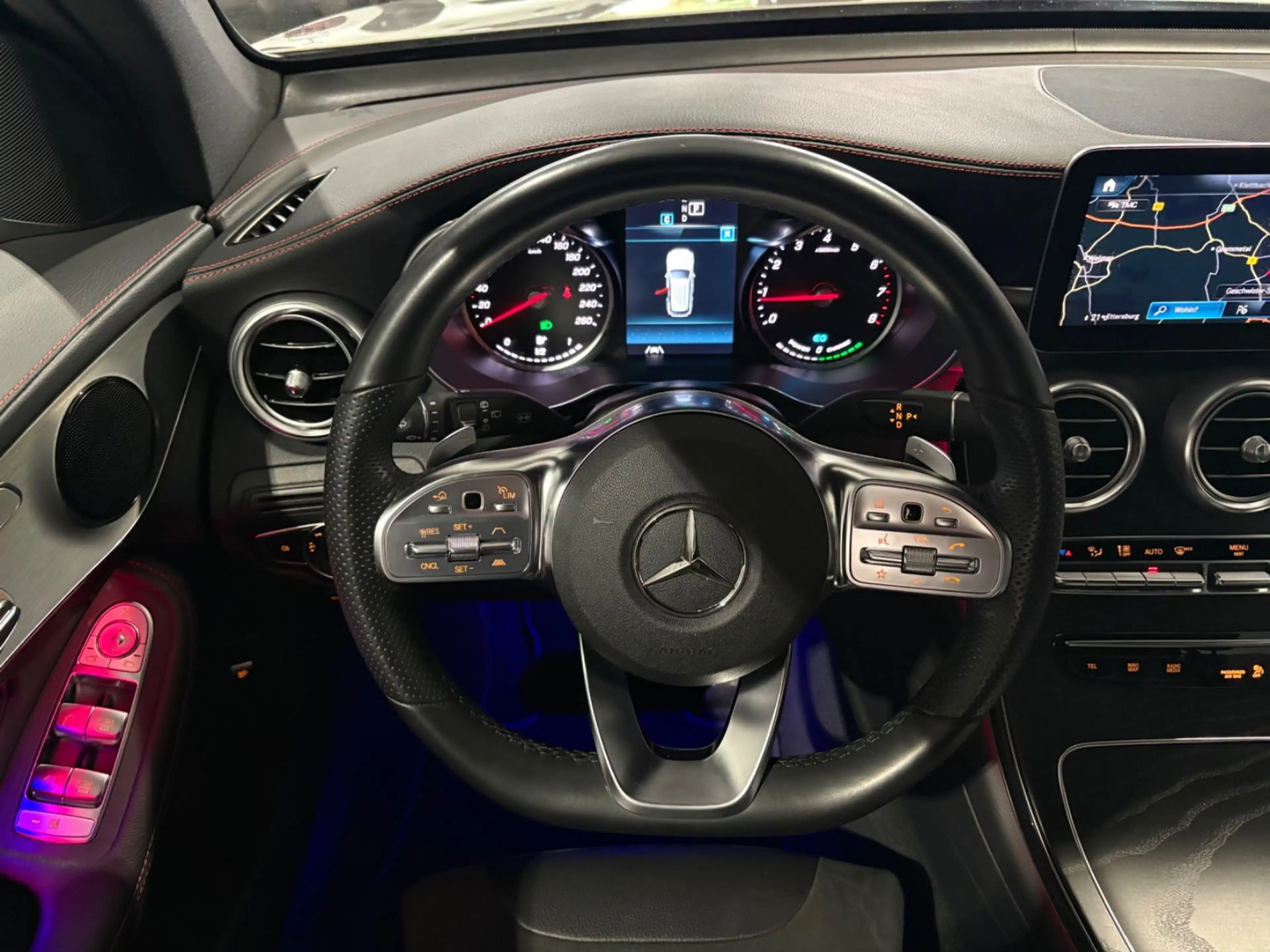 Mercedes-Benz GLC 200 4Matic*AMG Line*AHK*Leder* — photo 12