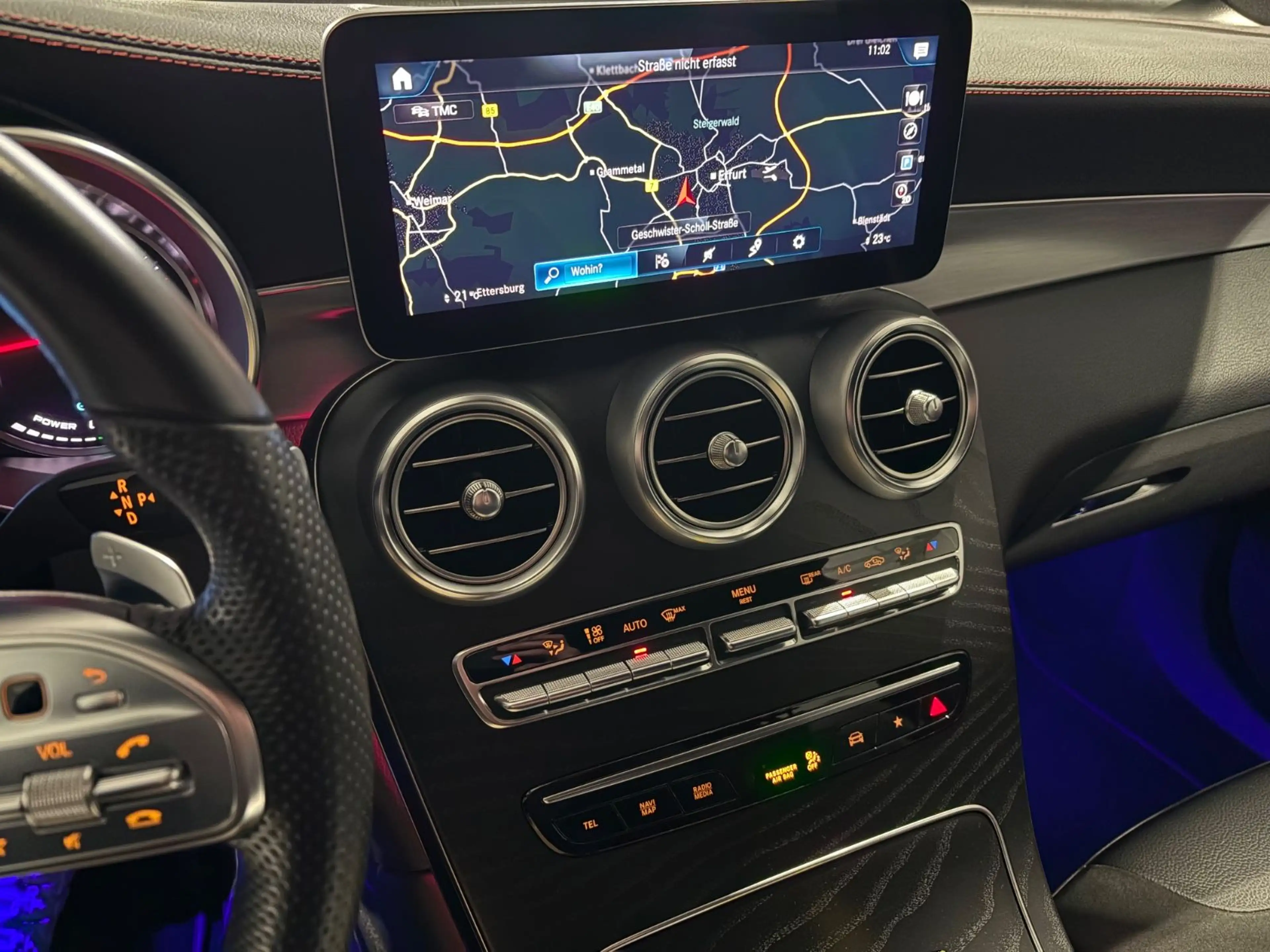 Mercedes-Benz GLC 200 4Matic*AMG Line*AHK*Leder* — photo 14
