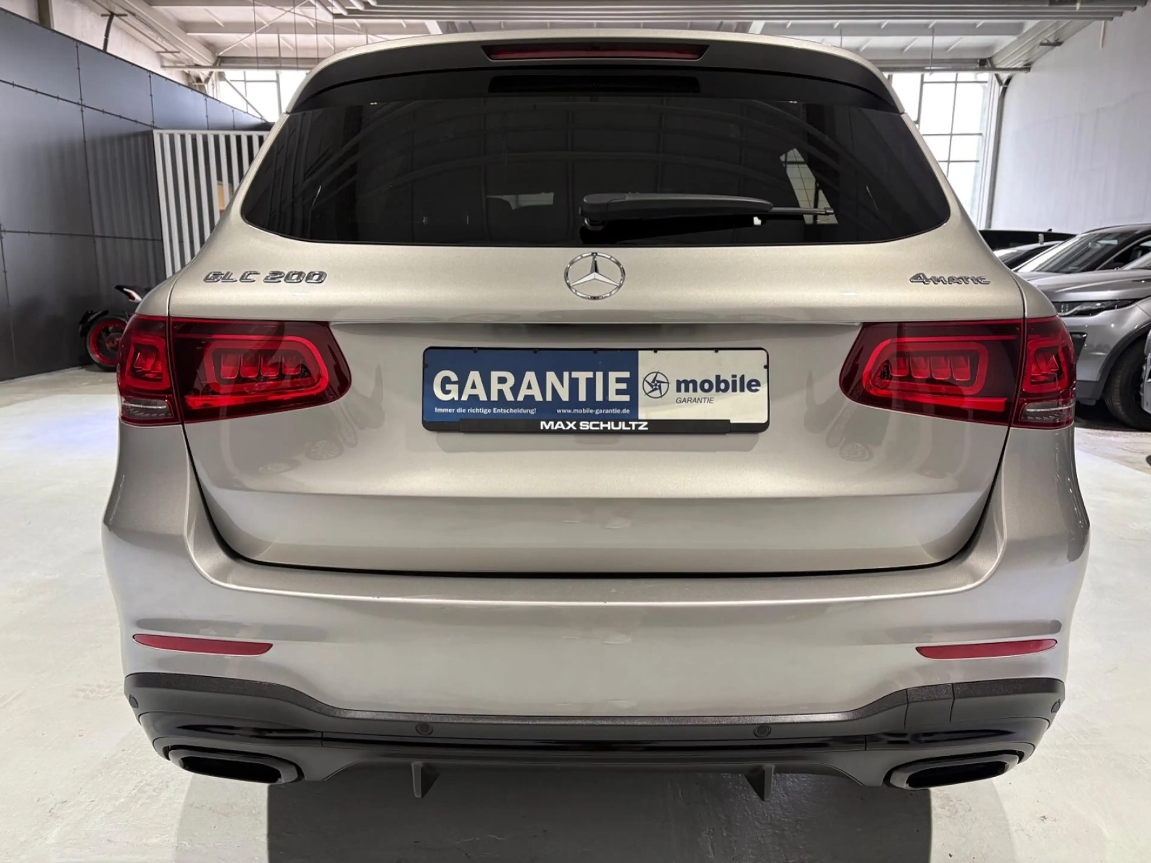 Mercedes-Benz GLC 200 4Matic*AMG Line*AHK*Leder* — photo 6