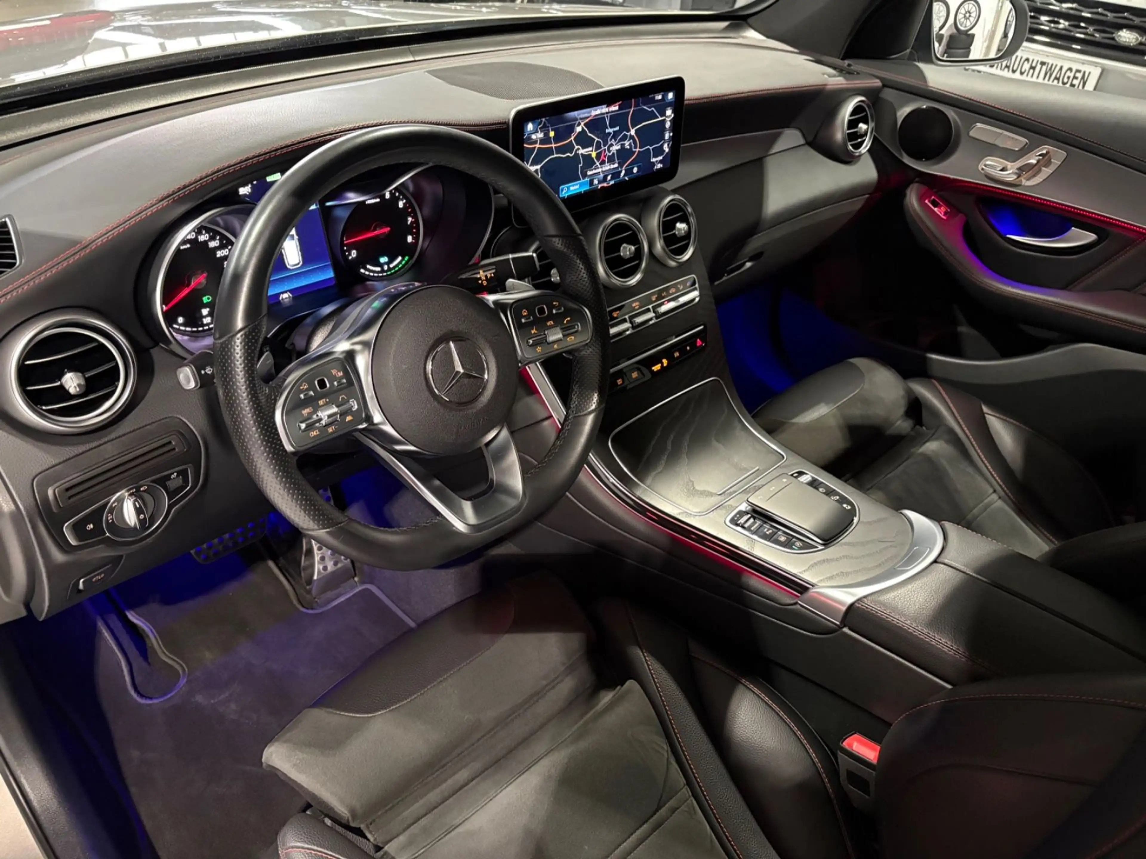 Mercedes-Benz GLC 200 4Matic*AMG Line*AHK*Leder* — photo 9