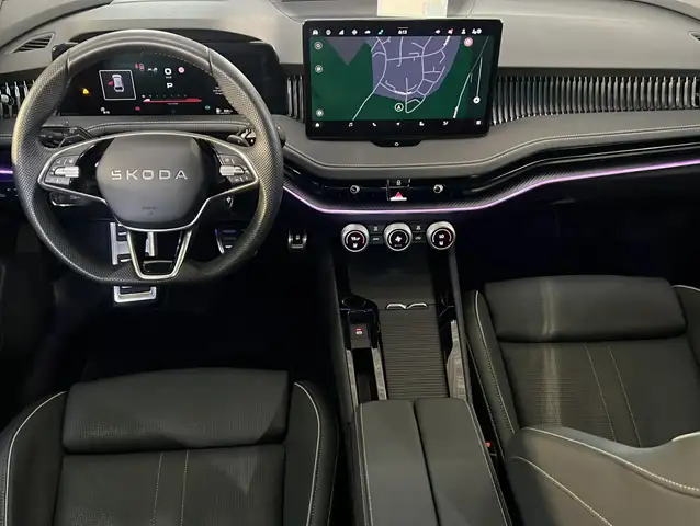 Skoda Superb view 3