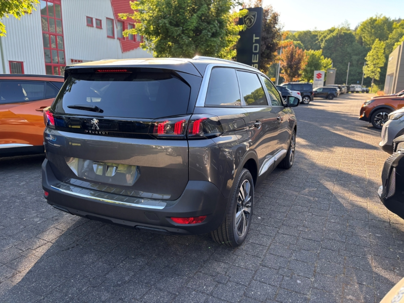 Peugeot 5008 Allure Pack HDi130 7-Sitzer SITZHZG LED ACC — photo 3