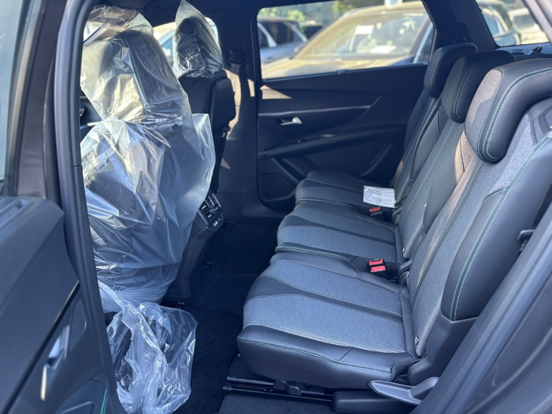 Peugeot 5008 Allure Pack HDi130 7-Sitzer SITZHZG LED ACC — photo 11