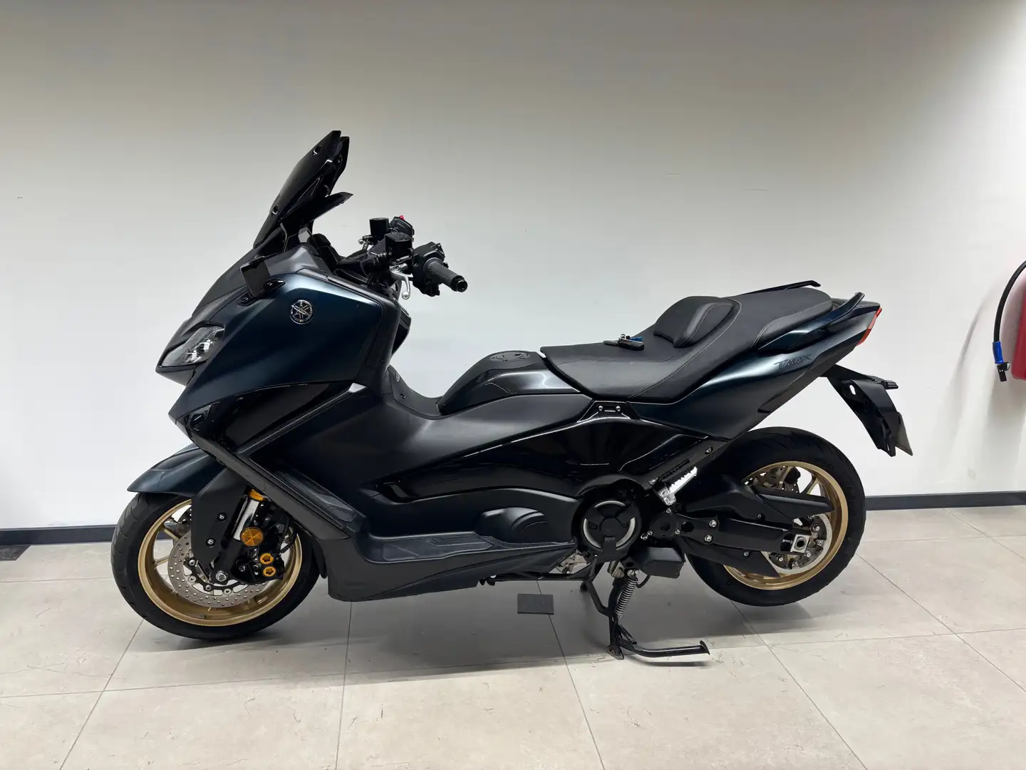 Yamaha TMAX 560 Albastru - 2