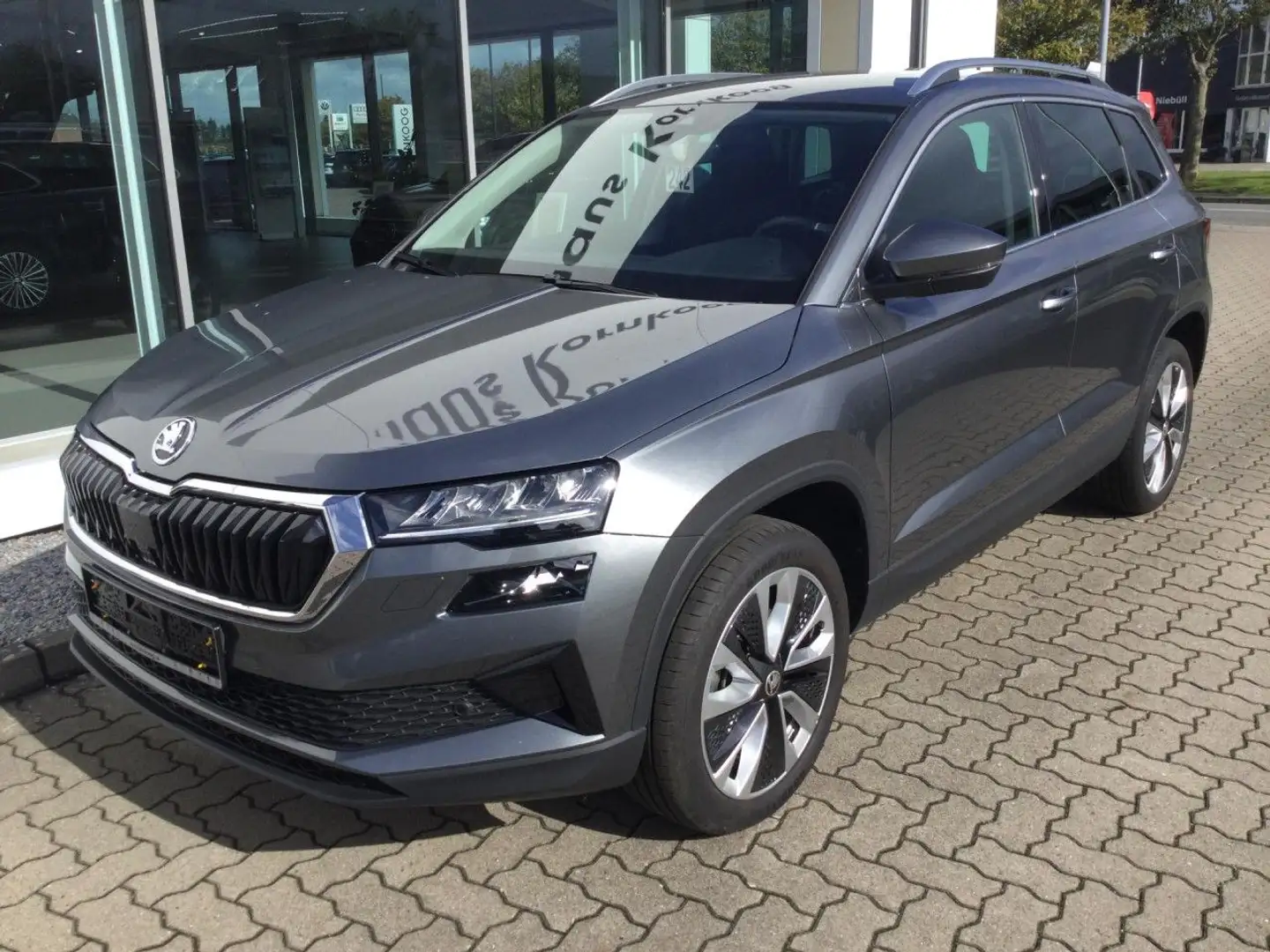 Skoda Karoq 1.5 TSI ACT Selection KAM e-Klappe Bluetooth Grau - 2