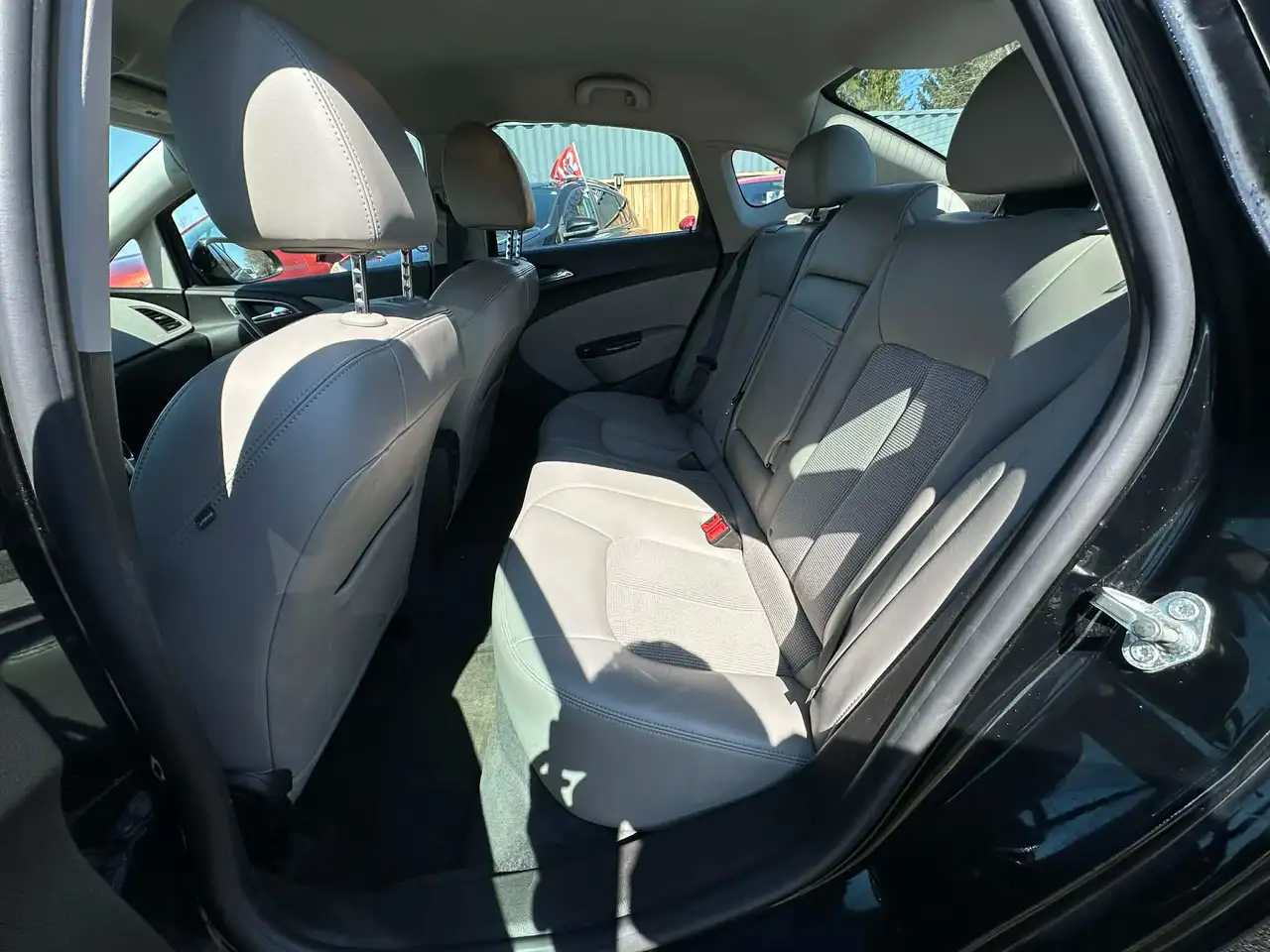 Buick Verano снимка Buick Verano