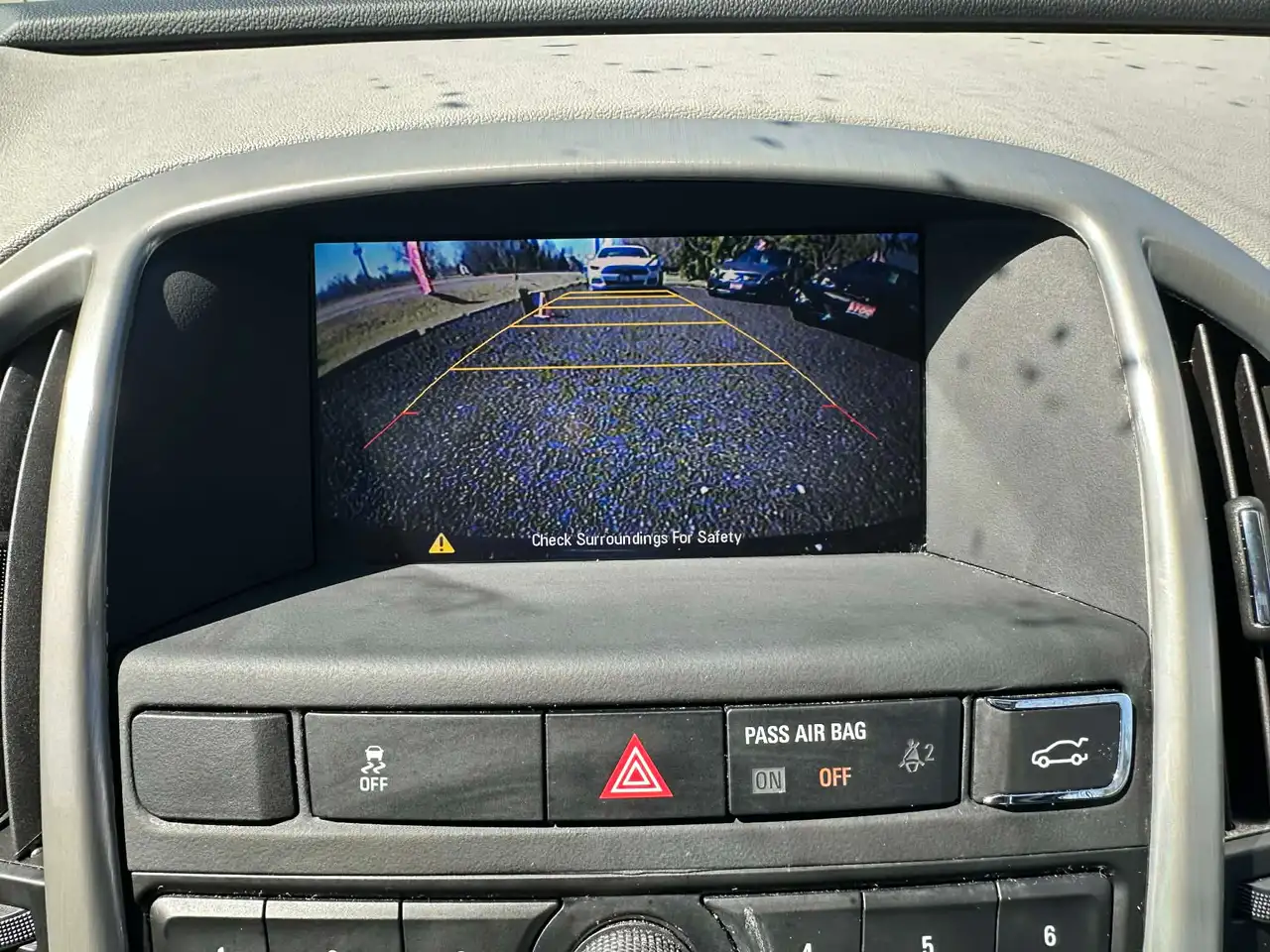 Buick Verano снимка Buick Verano