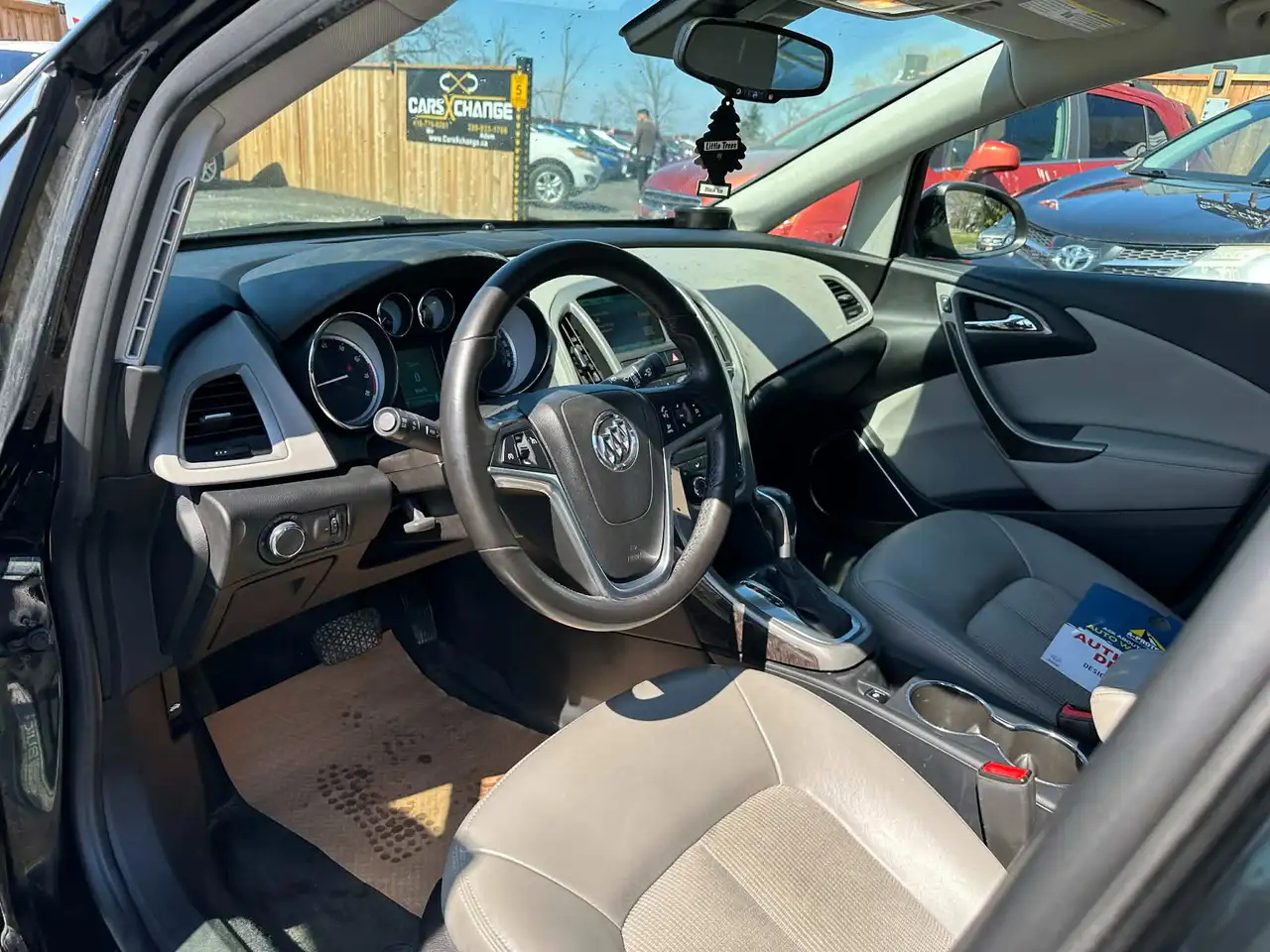 Buick Verano снимка Buick Verano