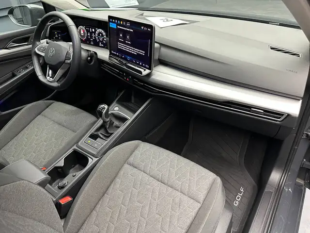 Volkswagen Golf view 11
