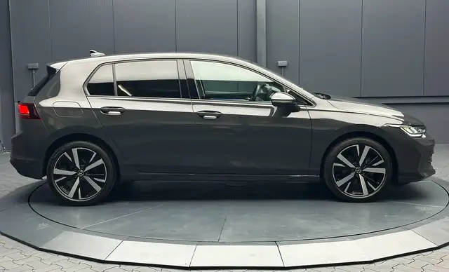 Volkswagen Golf view 6