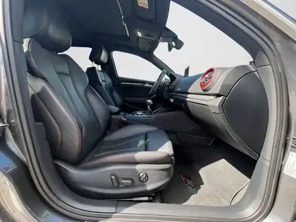 Annonce voiture d'occasion Audi RS3 - CARADIZE