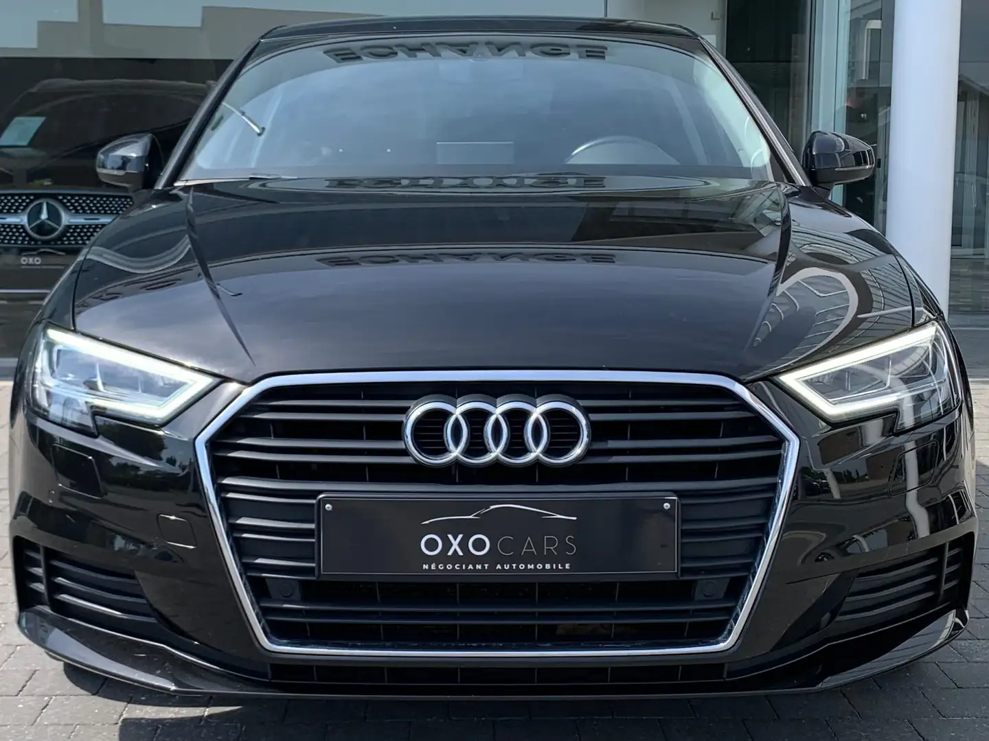 Audi A3 Sportback 30 TDI / Boite Auto / Xenon / Cuir / Gps Zwart - 2