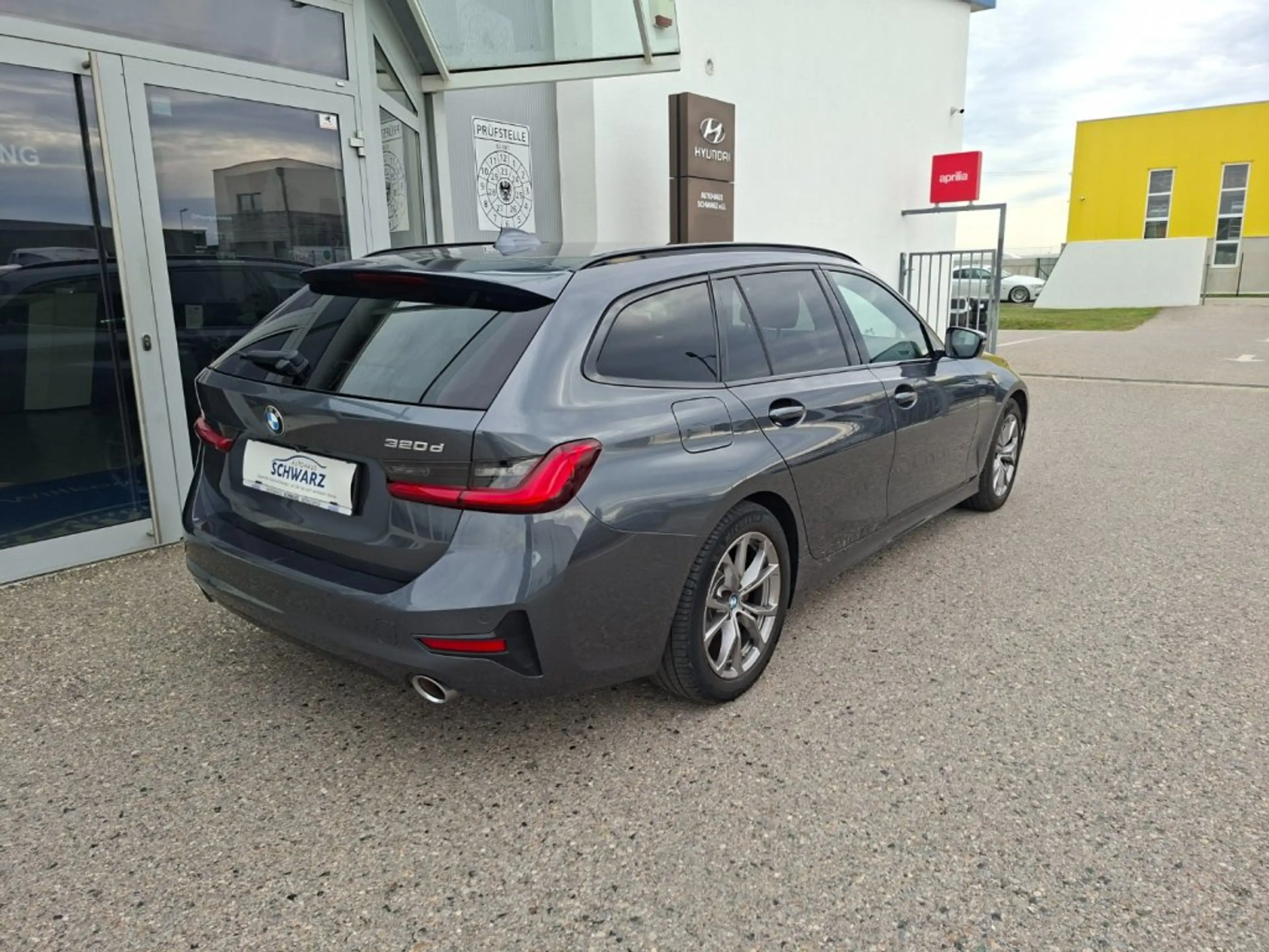 BMW 320 d Touring Aut. — photo 3