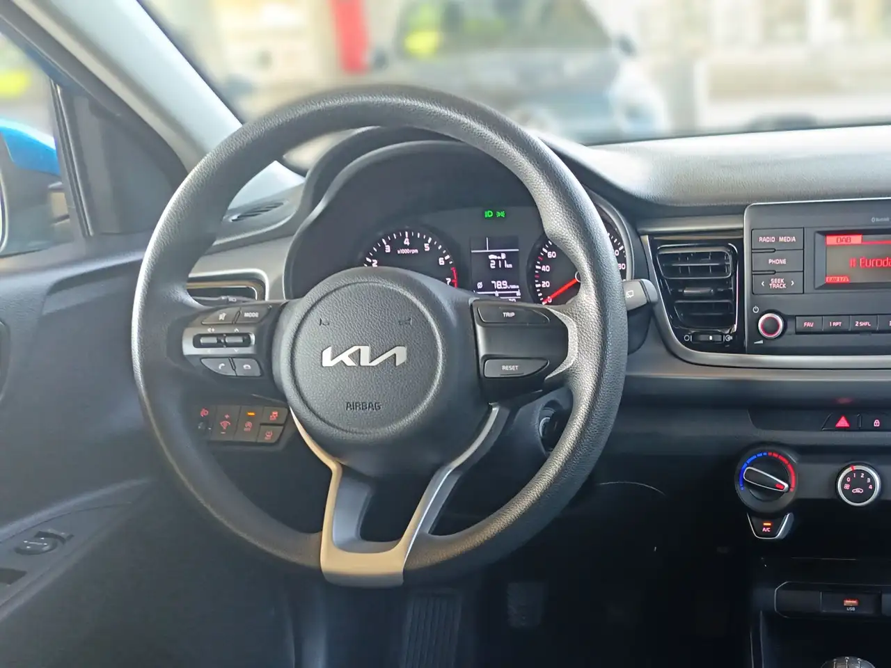 Kia Rio 1.2 GAS LX FUN M/T 18