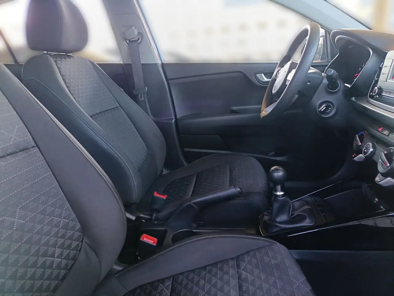 Kia Rio 1.2 GAS LX FUN M/T 25