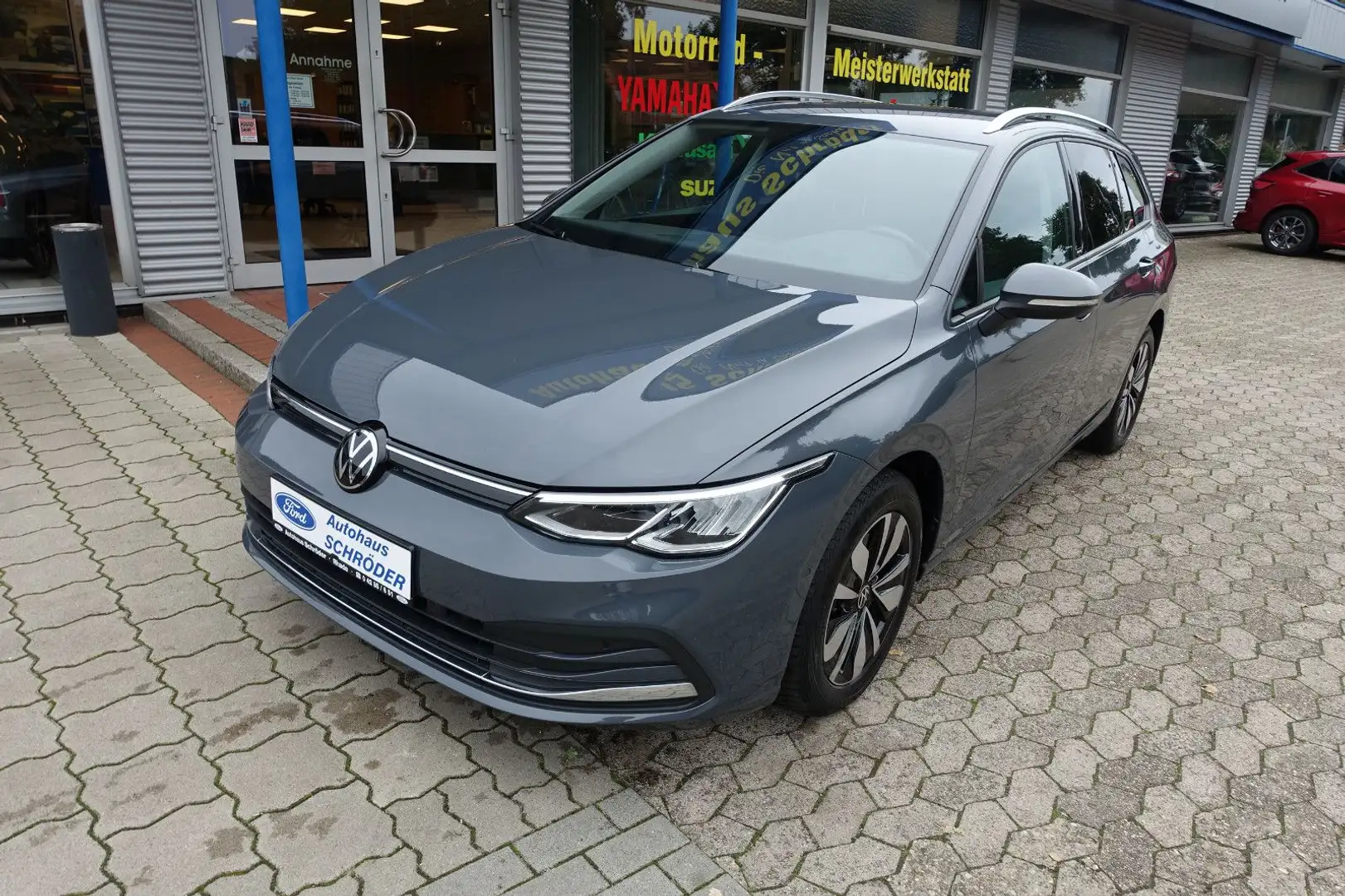 Volkswagen Golf 1.5 TSI OPF 96kW MOVE Variant Grau - 2