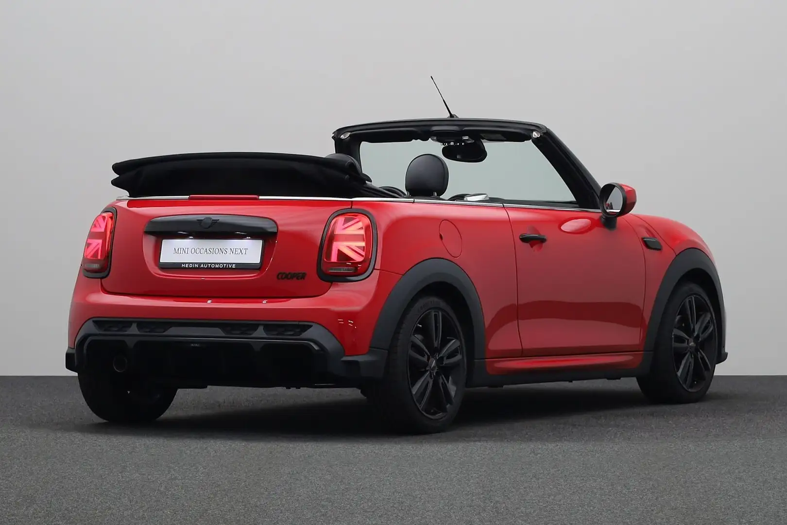 MINI John Cooper Works Cabrio 1.5 Cooper | 17" LM JCW Track Spoke zwart | Drivin Rouge - 2