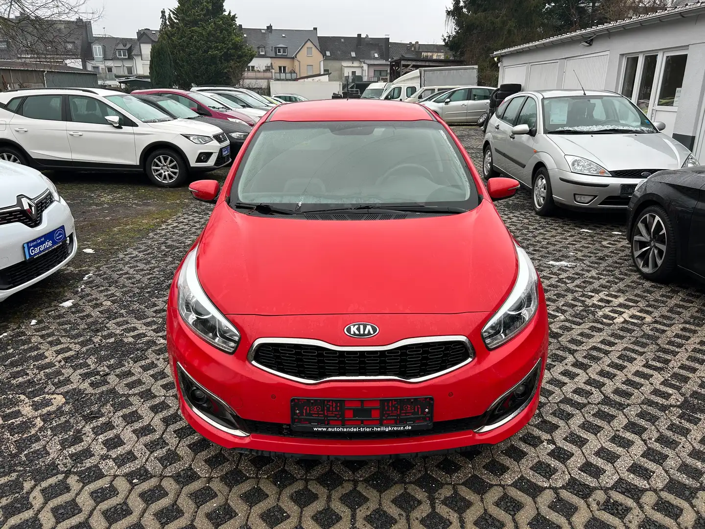 Kia Ceed / cee'd Vision - Benzin, Automatik Rot - 2