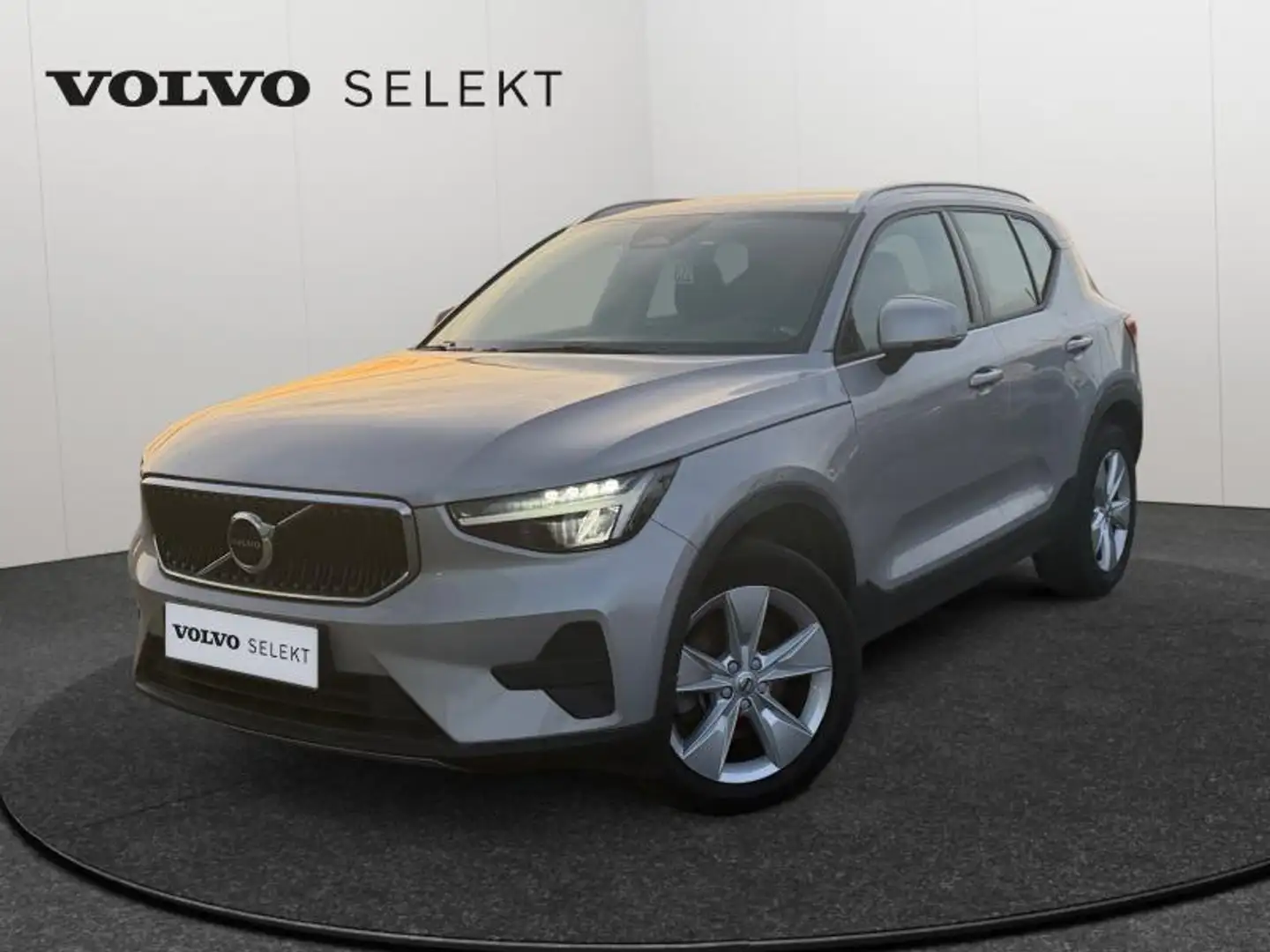 Volvo XC40 B3 Core / Essence Gris - 1