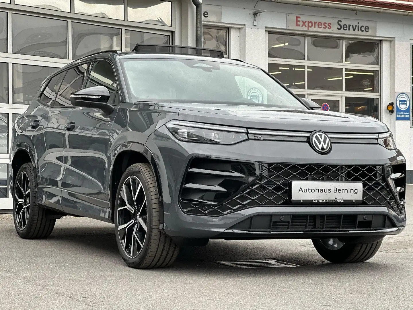 Volkswagen Tayron TAYRON 2.0TDI 4MOTION R LINE 7 SITZER PANO HuD Gris - 1