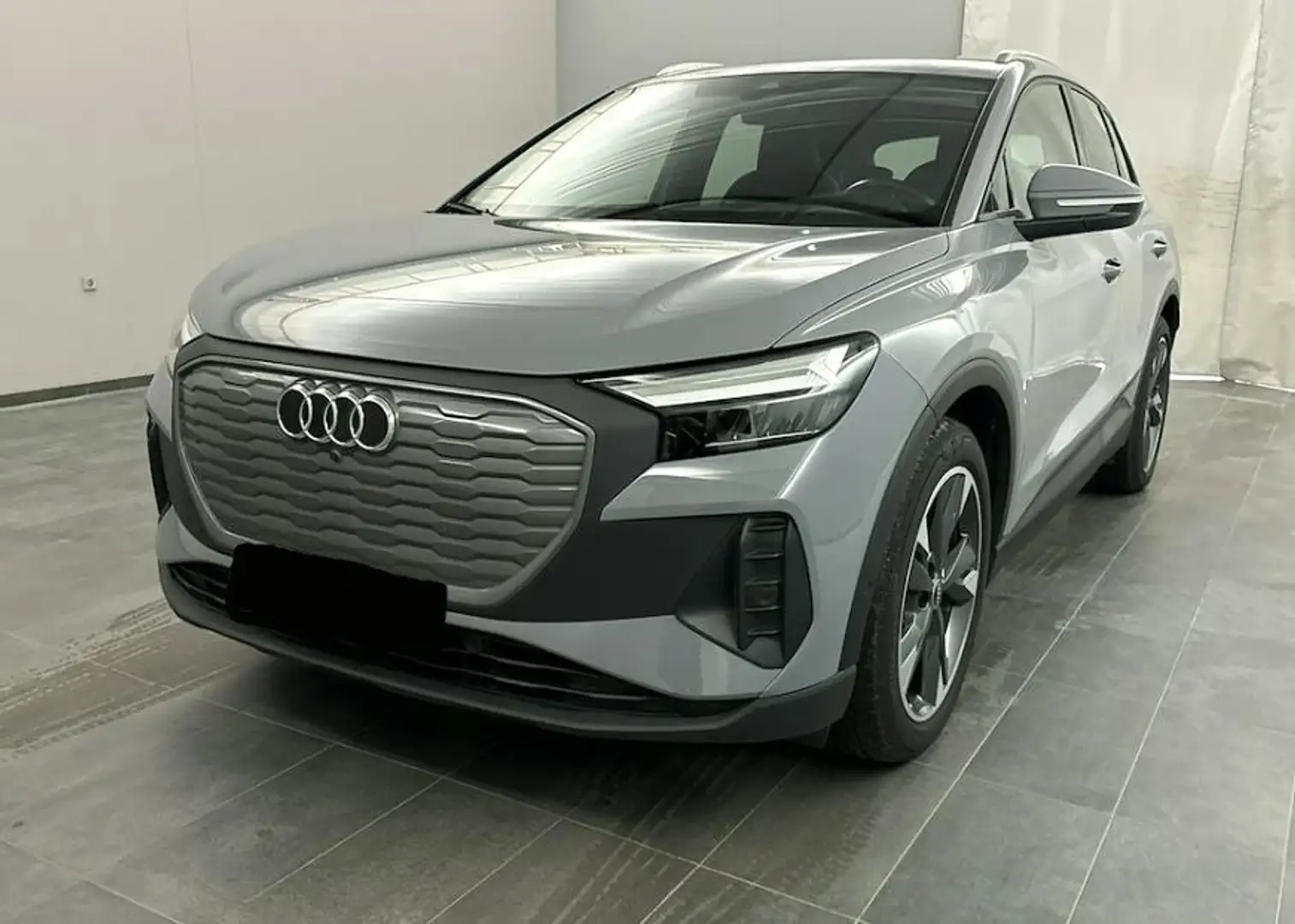 Audi Q4 e-tron S-LINE 40 82KW/h HEAD-UP+WPUMPE+KEYLESS+ACC+KAMERA Grau - 2