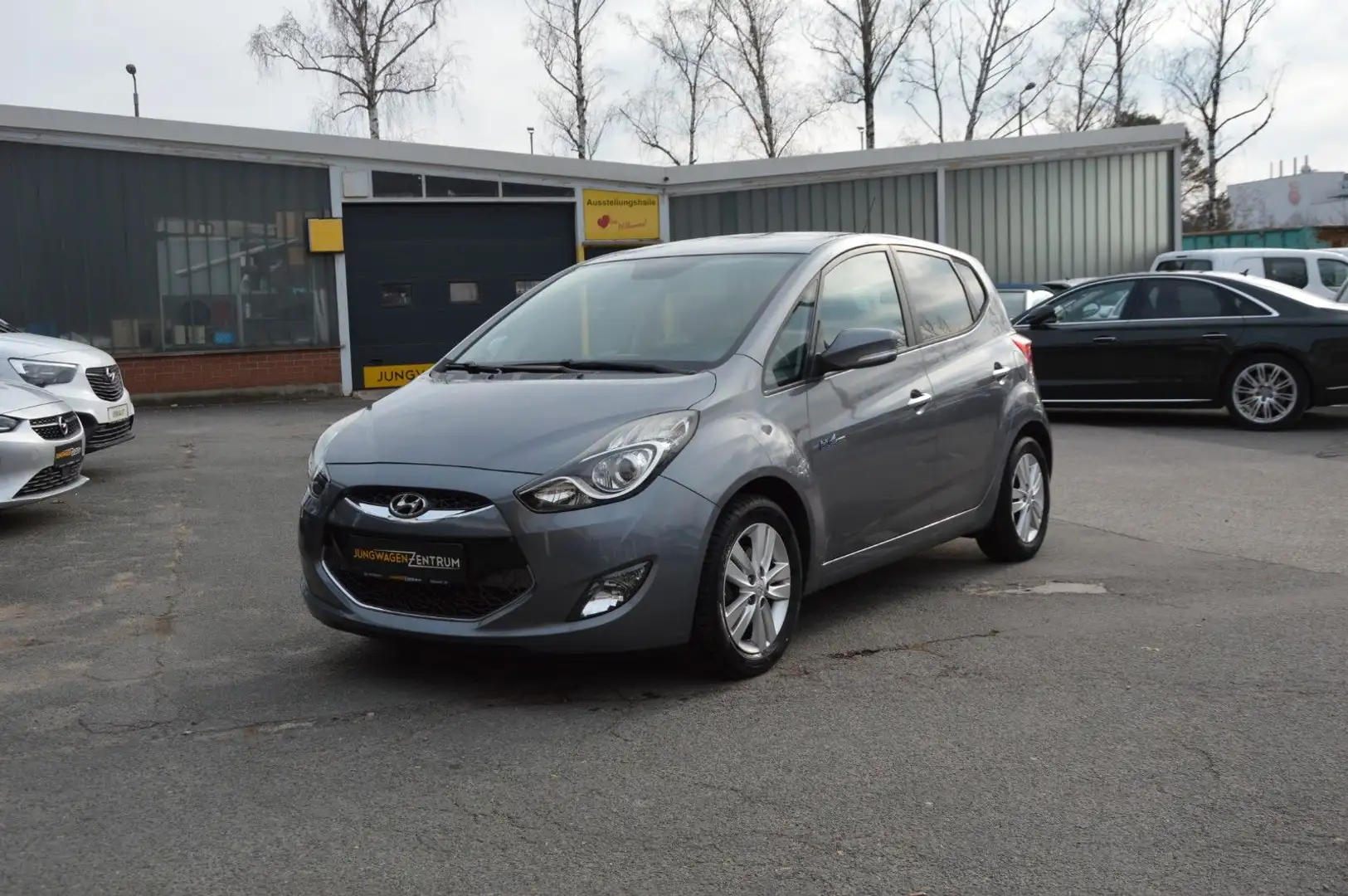 Hyundai iX20 1.6 blue Style"LEDER"KAMERA"TEMPOMAT"NAVI" Grau - 1