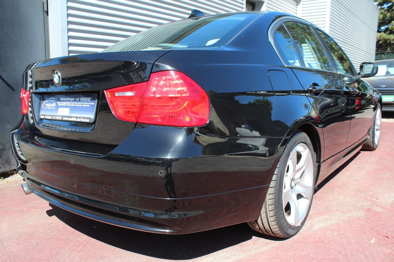 BMW 318 i EDITION EXCLUSIVE AUTOMATIK LEDER BEIGE NAV — photo 15