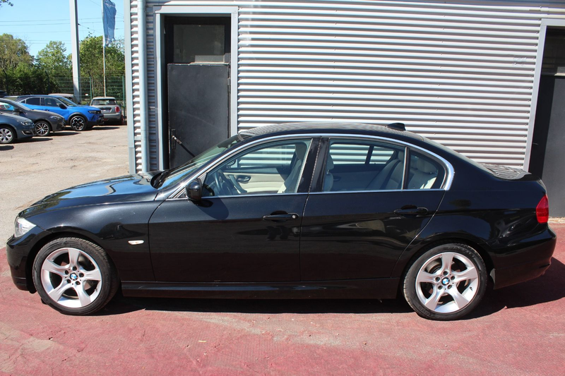 BMW 318 i EDITION EXCLUSIVE AUTOMATIK LEDER BEIGE NAV — photo 4