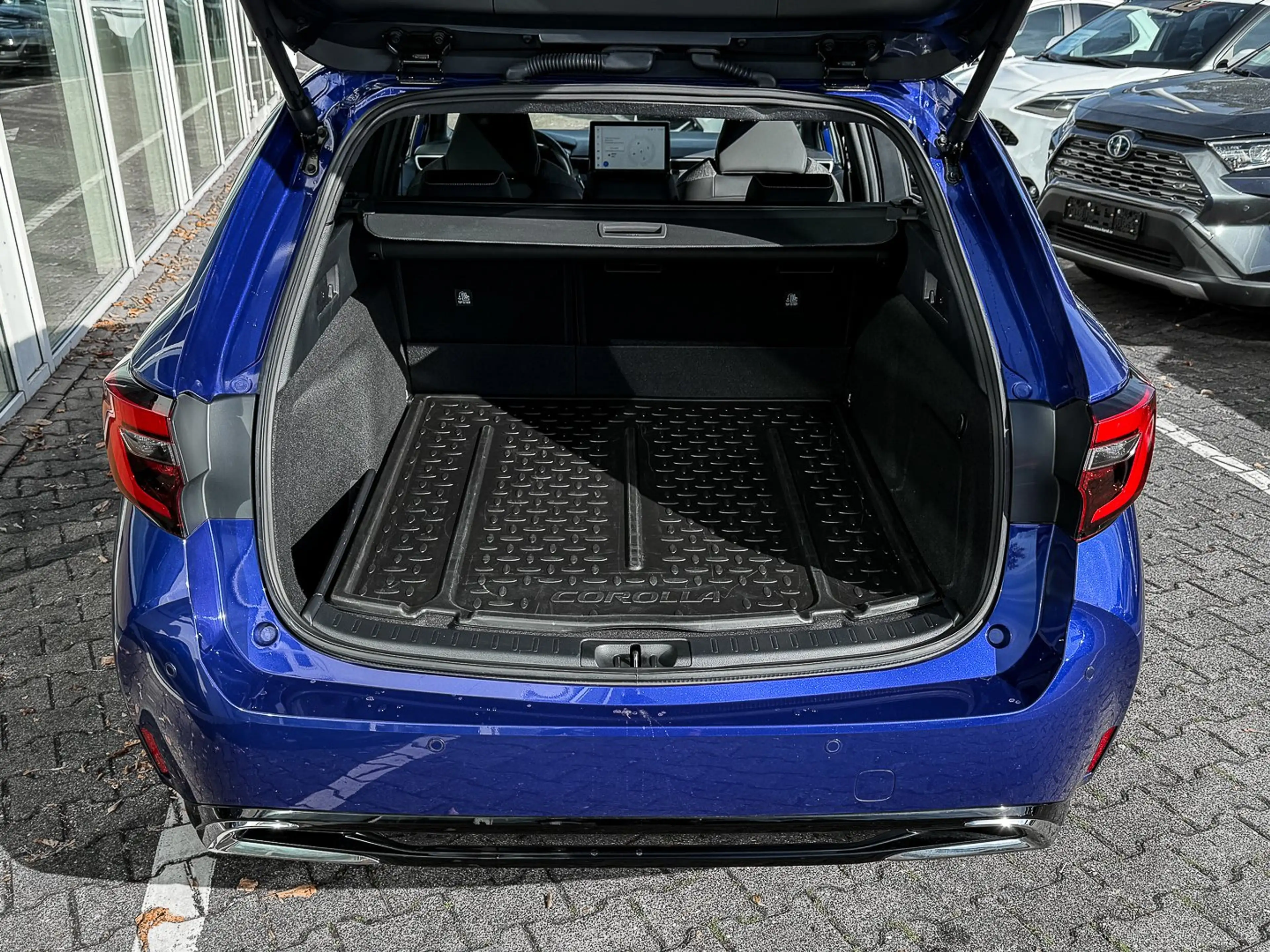 Toyota Corolla 2.0 l Hybrid TS. Technik Paket — photo 15