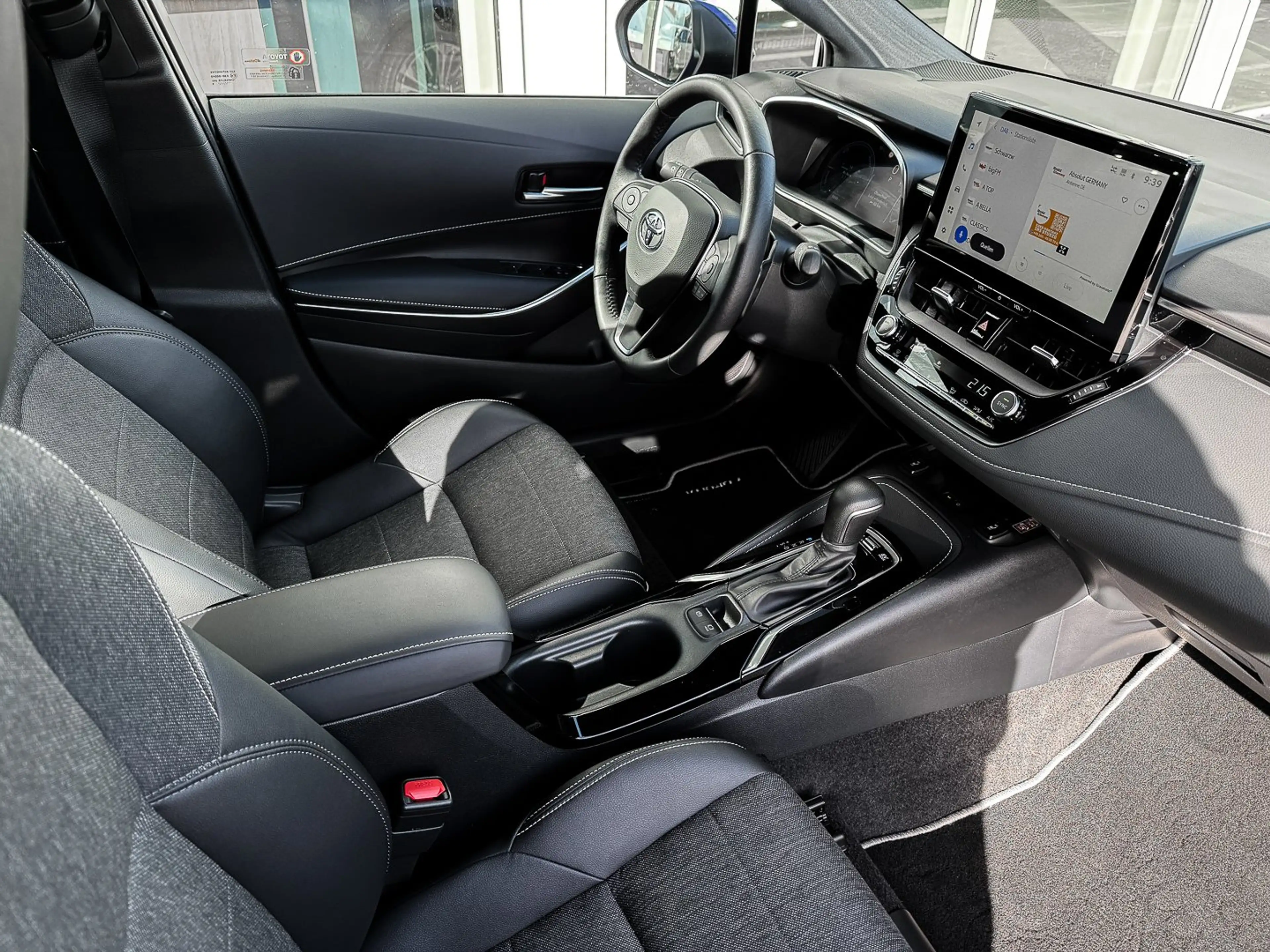 Toyota Corolla 2.0 l Hybrid TS. Technik Paket — photo 6