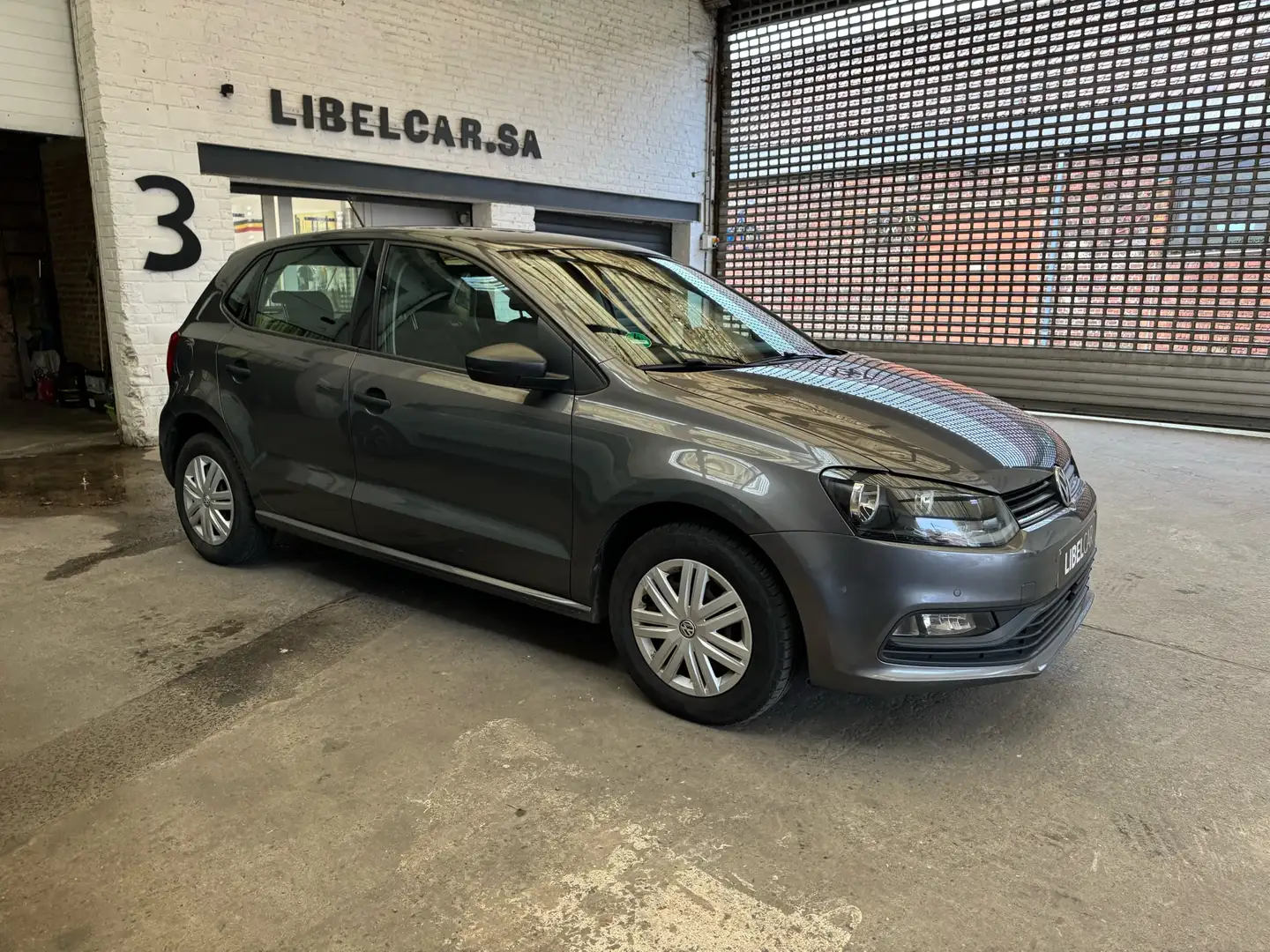 Volkswagen Polo 1.0i Trendline Airco Euro 6 Grey - 2