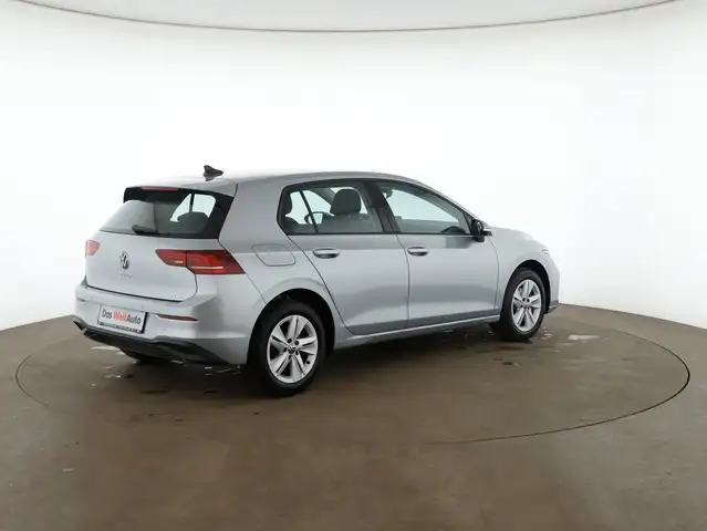 Volkswagen Golf view 4