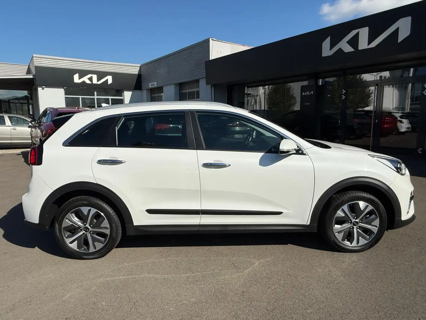 Kia Niro EV 39,2kWh Gold Weiß - 2
