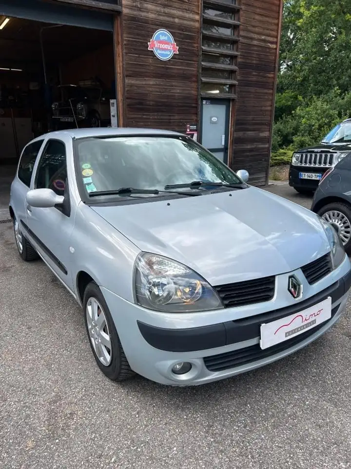 Renault Clio TrÃ¨s joli  1.4 98cv Extreme Clim