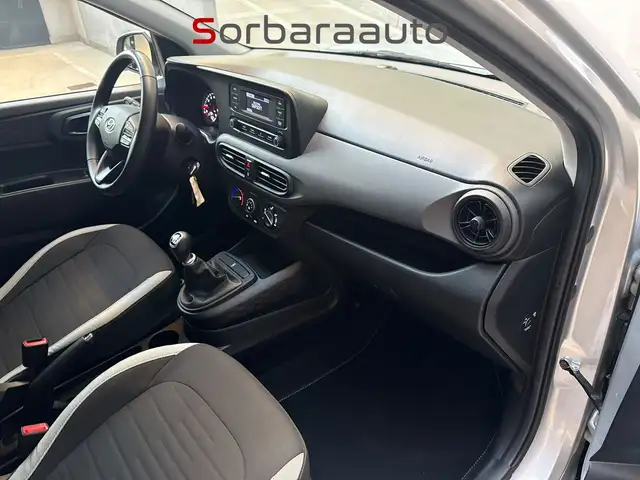 Hyundai I10 view 10