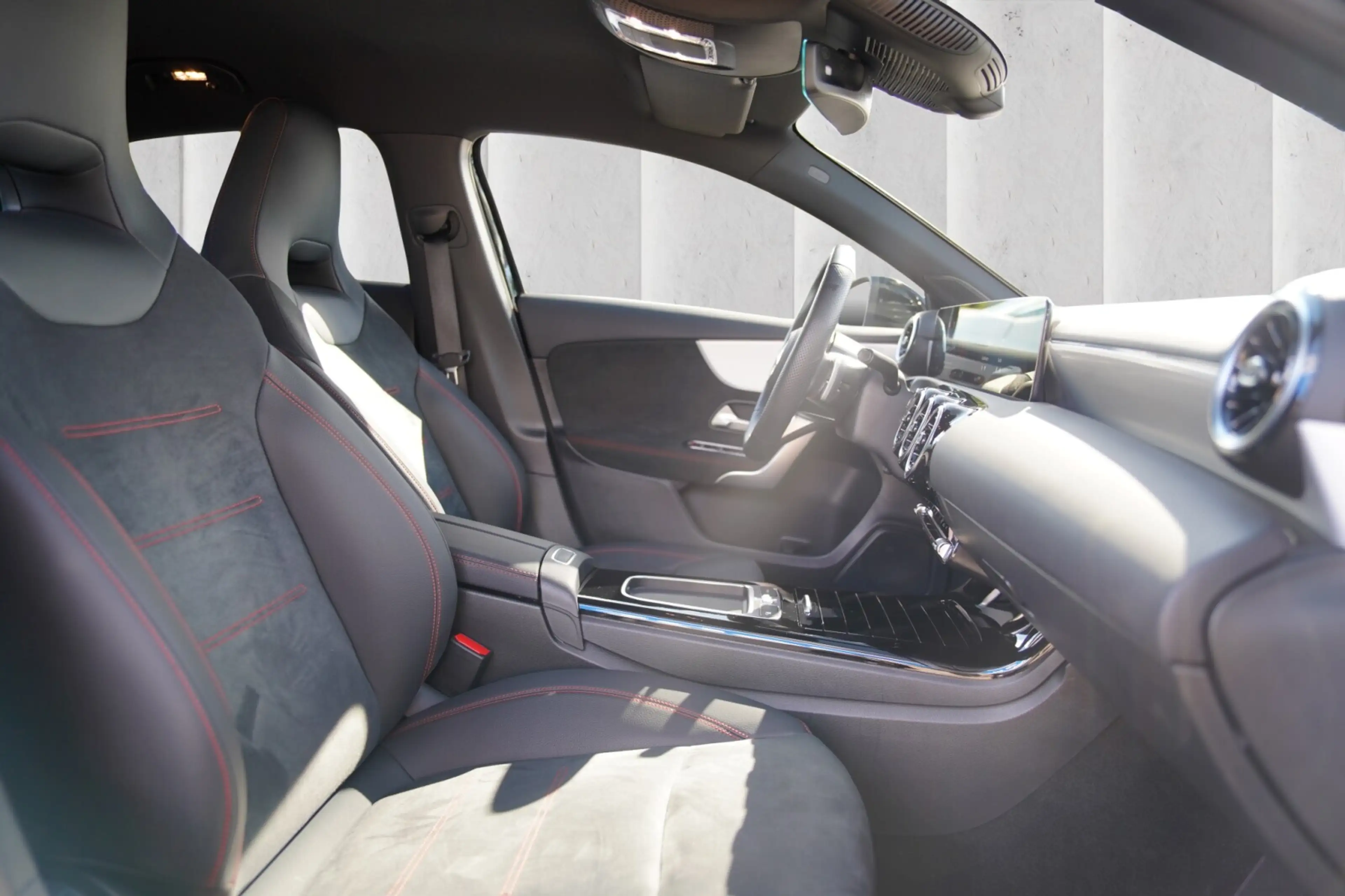 Mercedes-Benz A 200 A 200 AMG Line Park-Paket Winter-Paket Keyless Leder — photo 10