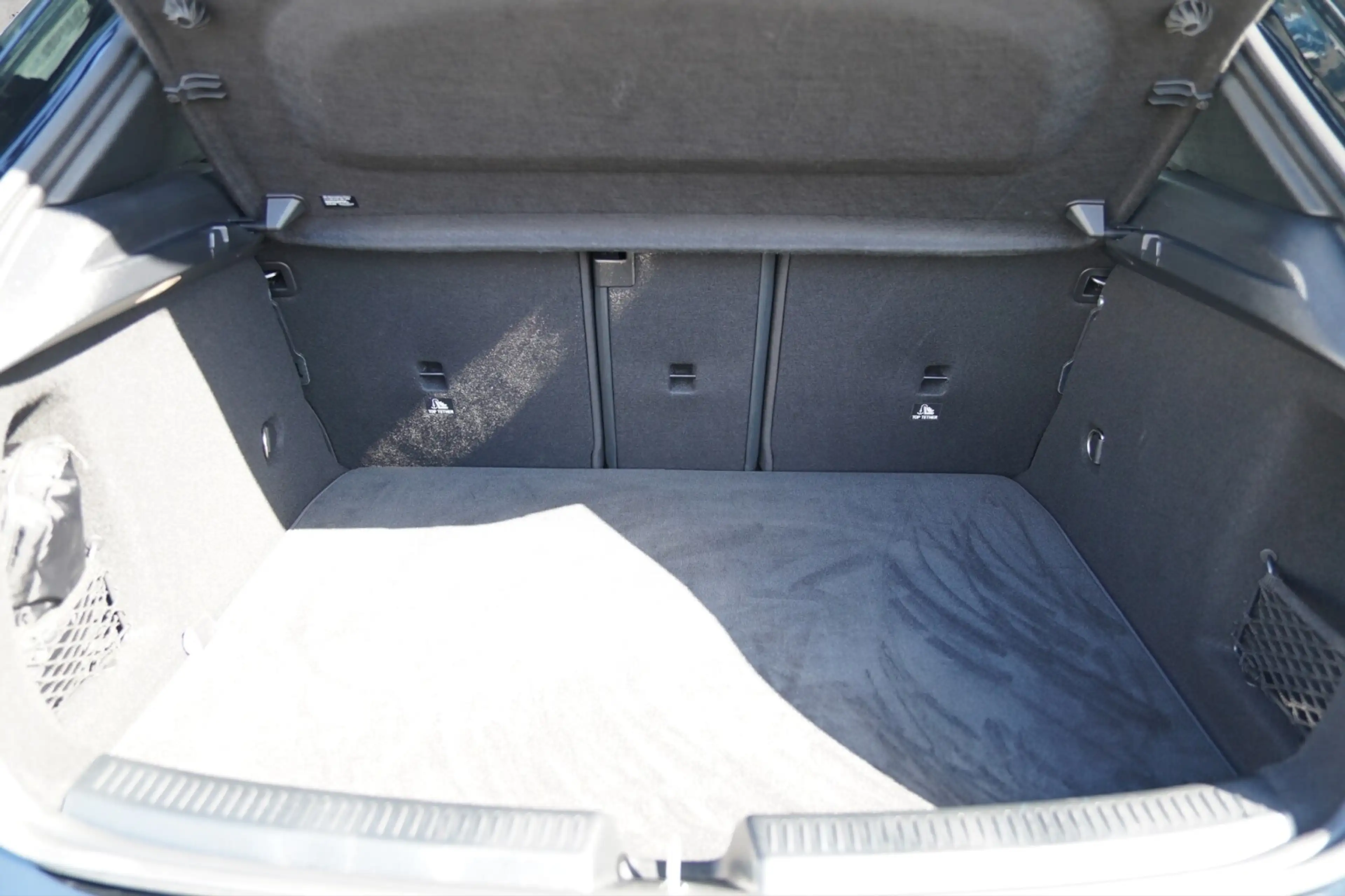 Mercedes-Benz A 200 A 200 AMG Line Park-Paket Winter-Paket Keyless Leder — photo 12