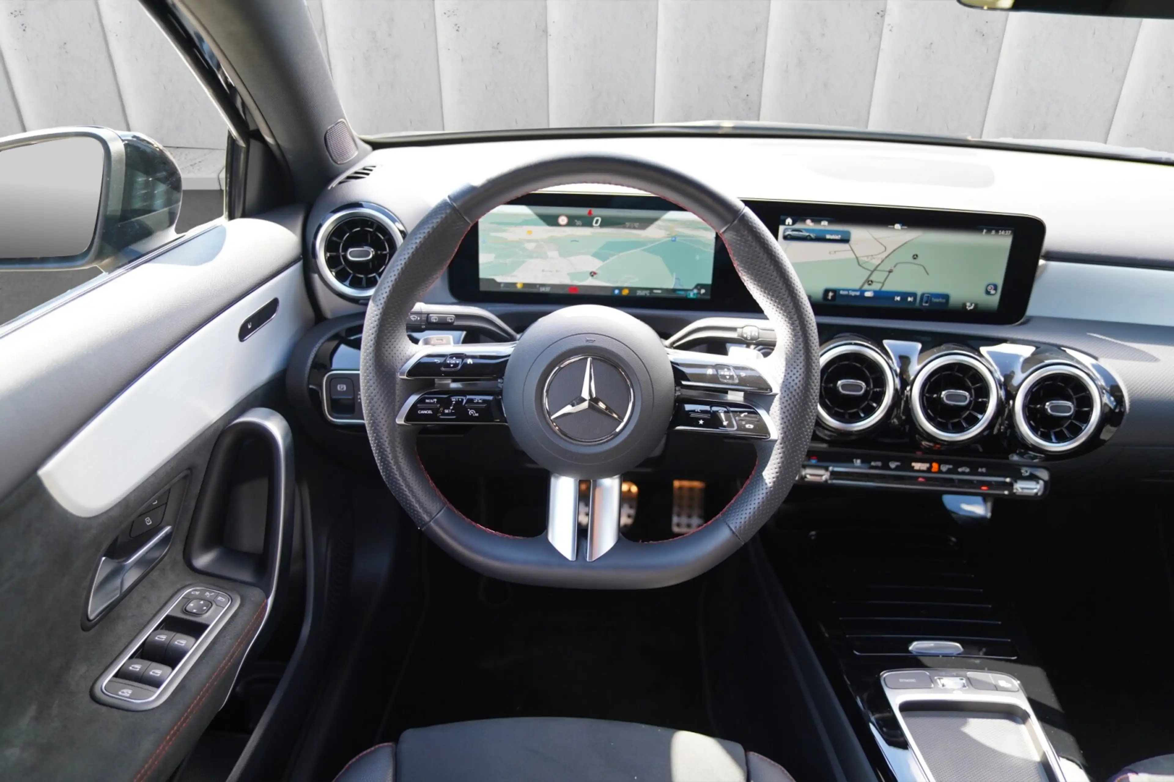 Mercedes-Benz A 200 A 200 AMG Line Park-Paket Winter-Paket Keyless Leder — photo 15