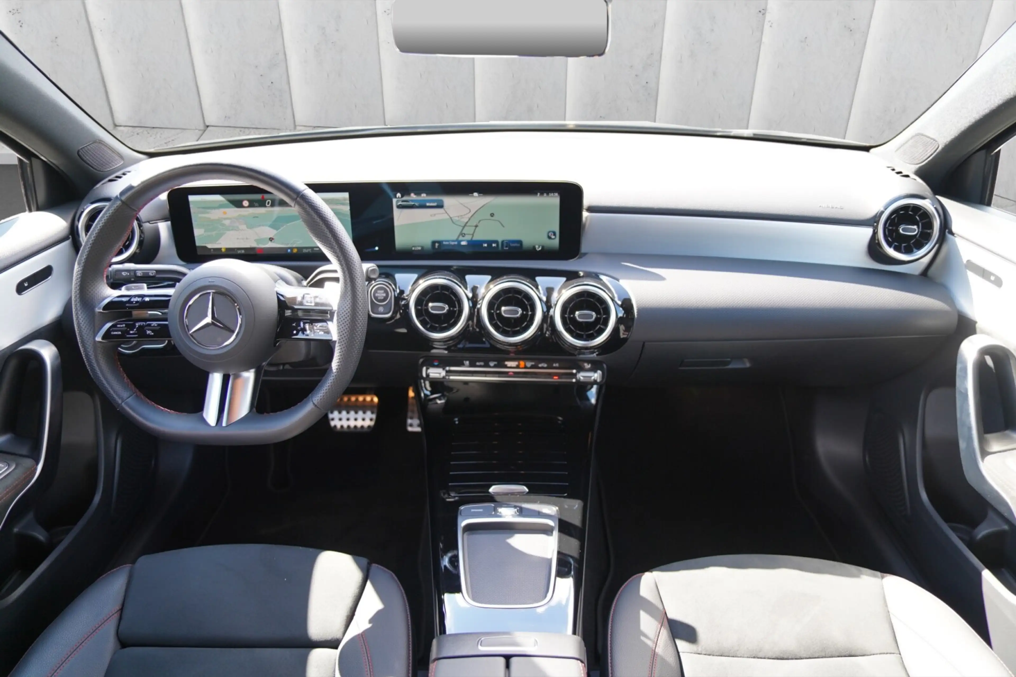 Mercedes-Benz A 200 A 200 AMG Line Park-Paket Winter-Paket Keyless Leder — photo 13