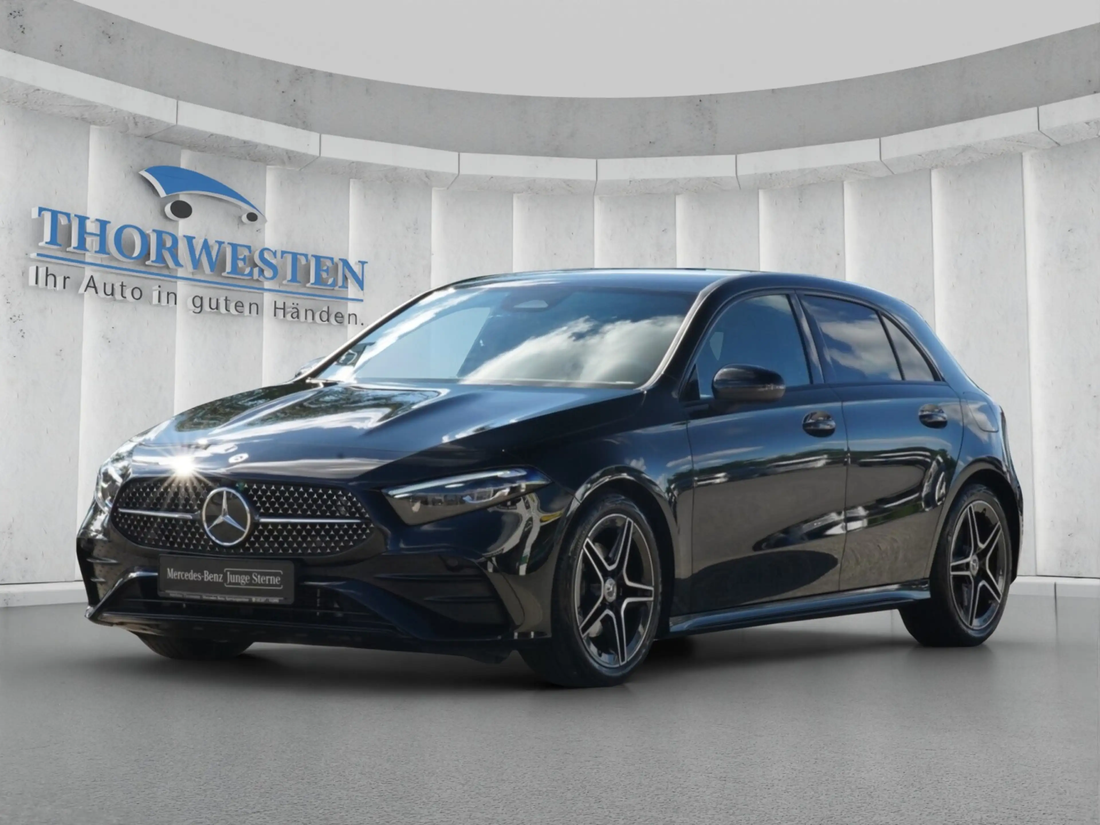Mercedes-Benz A 200 A 200 AMG Line Park-Paket Winter-Paket Keyless Leder — photo 3