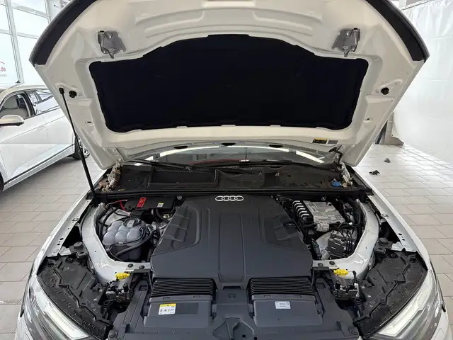 Audi Q7 view 21