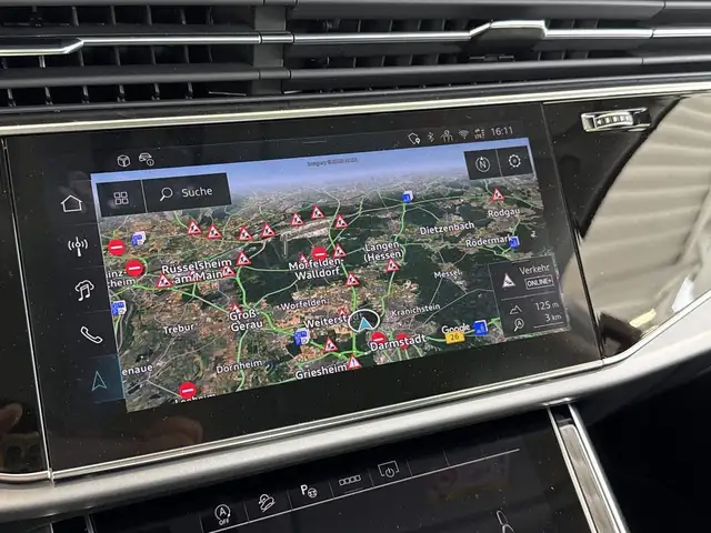 Audi Q7 view 16
