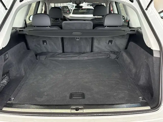 Audi Q7 view 20